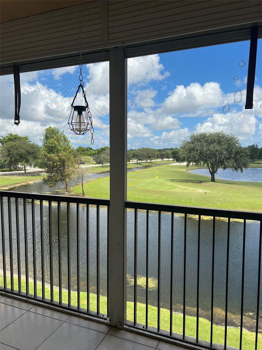 3100 W Rolling Hills Cir # 302