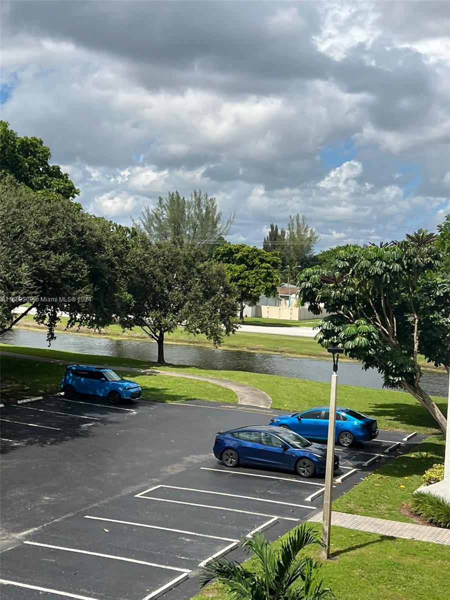 3100 W Rolling Hills Cir # 302