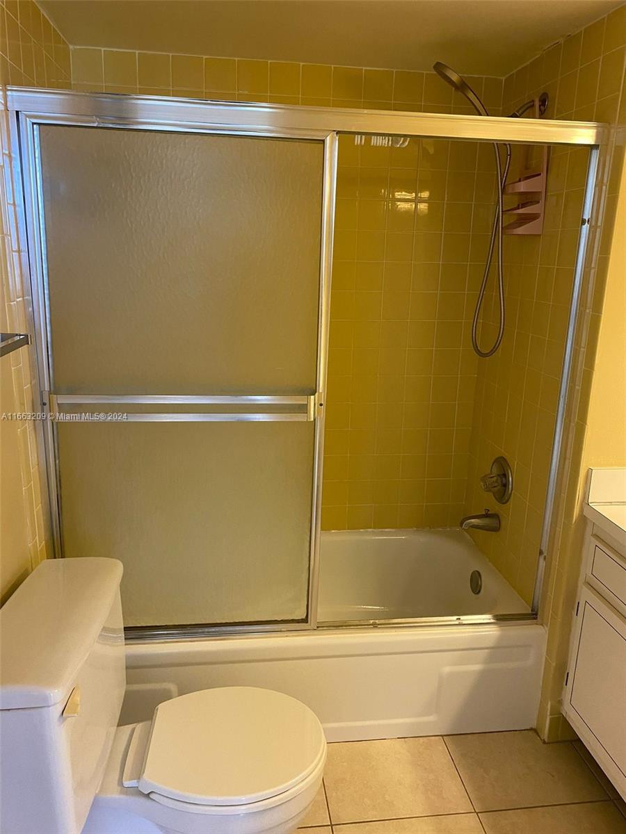 3100 W Rolling Hills Cir # 302