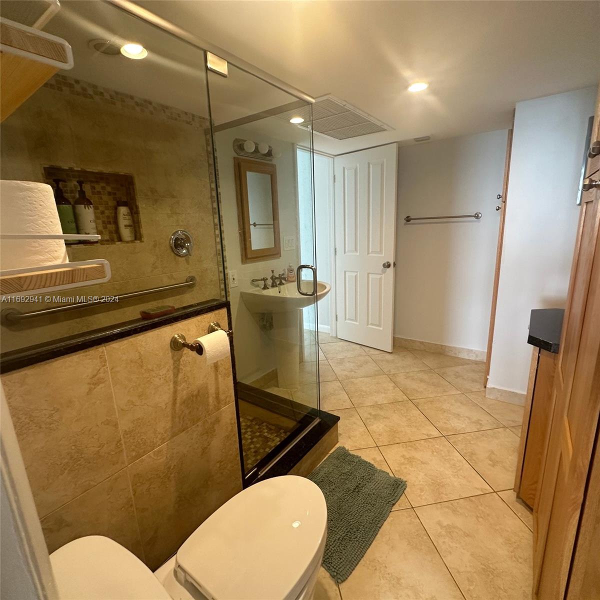 209 N Fort Lauderdale Beach Blvd Unit: 15G