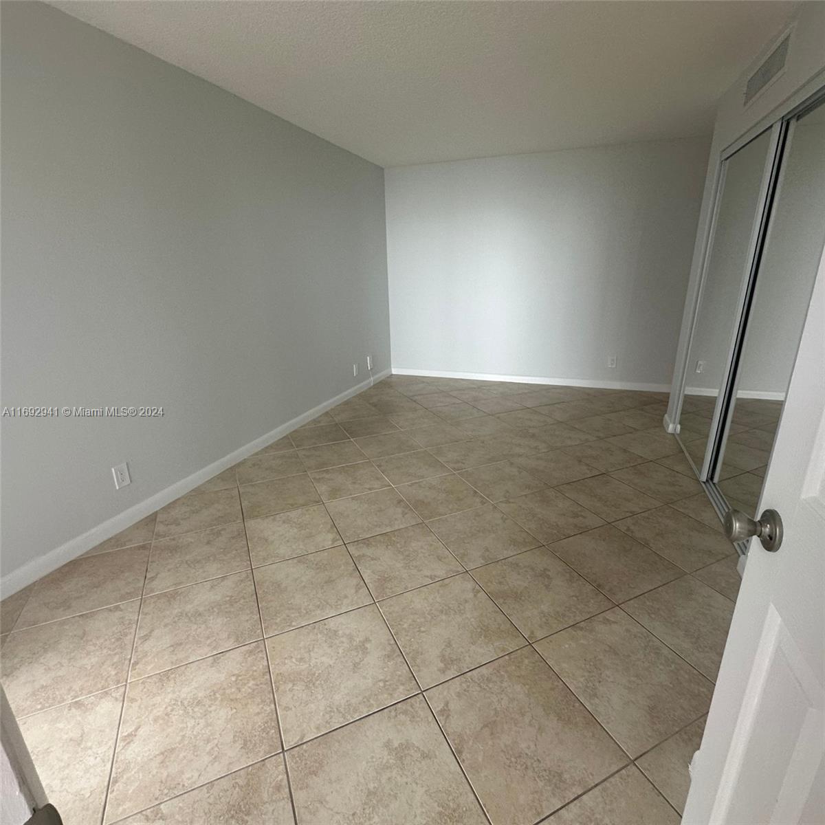 209 N Fort Lauderdale Beach Blvd Unit: 15G