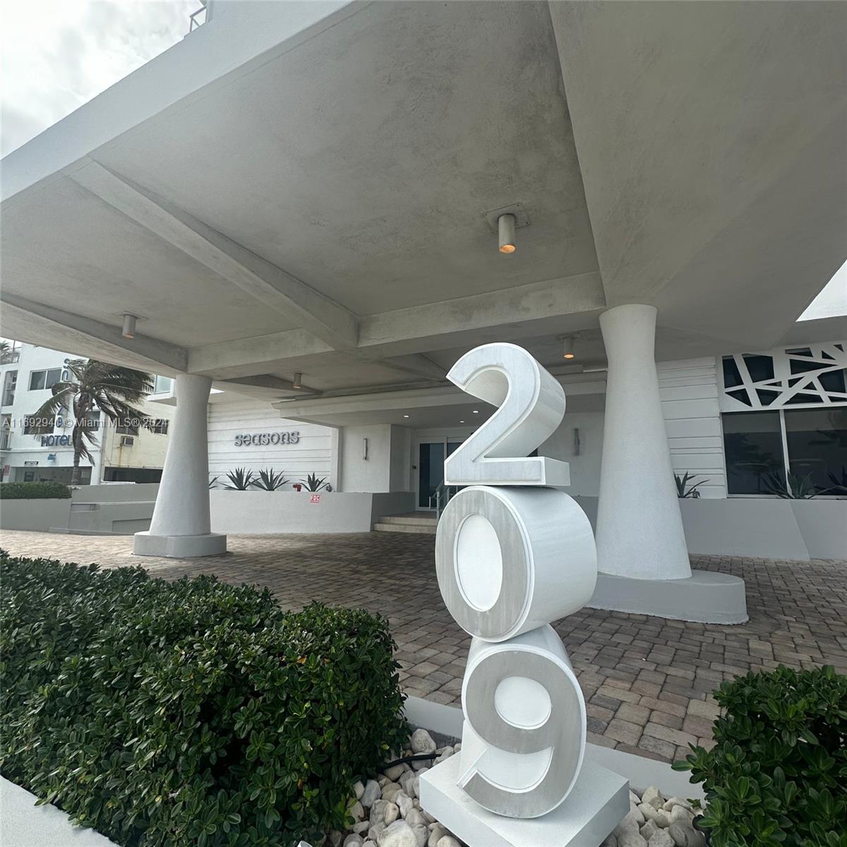 209 N Fort Lauderdale Beach Blvd Unit: 15G
