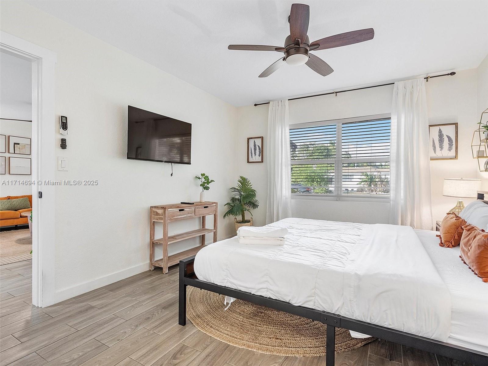 300 SW 23rd St