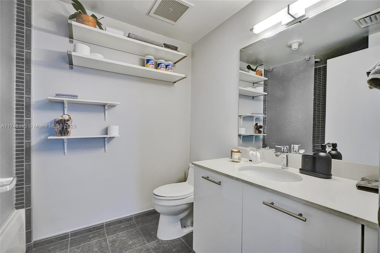 3451 NE 1st Ave # M0402