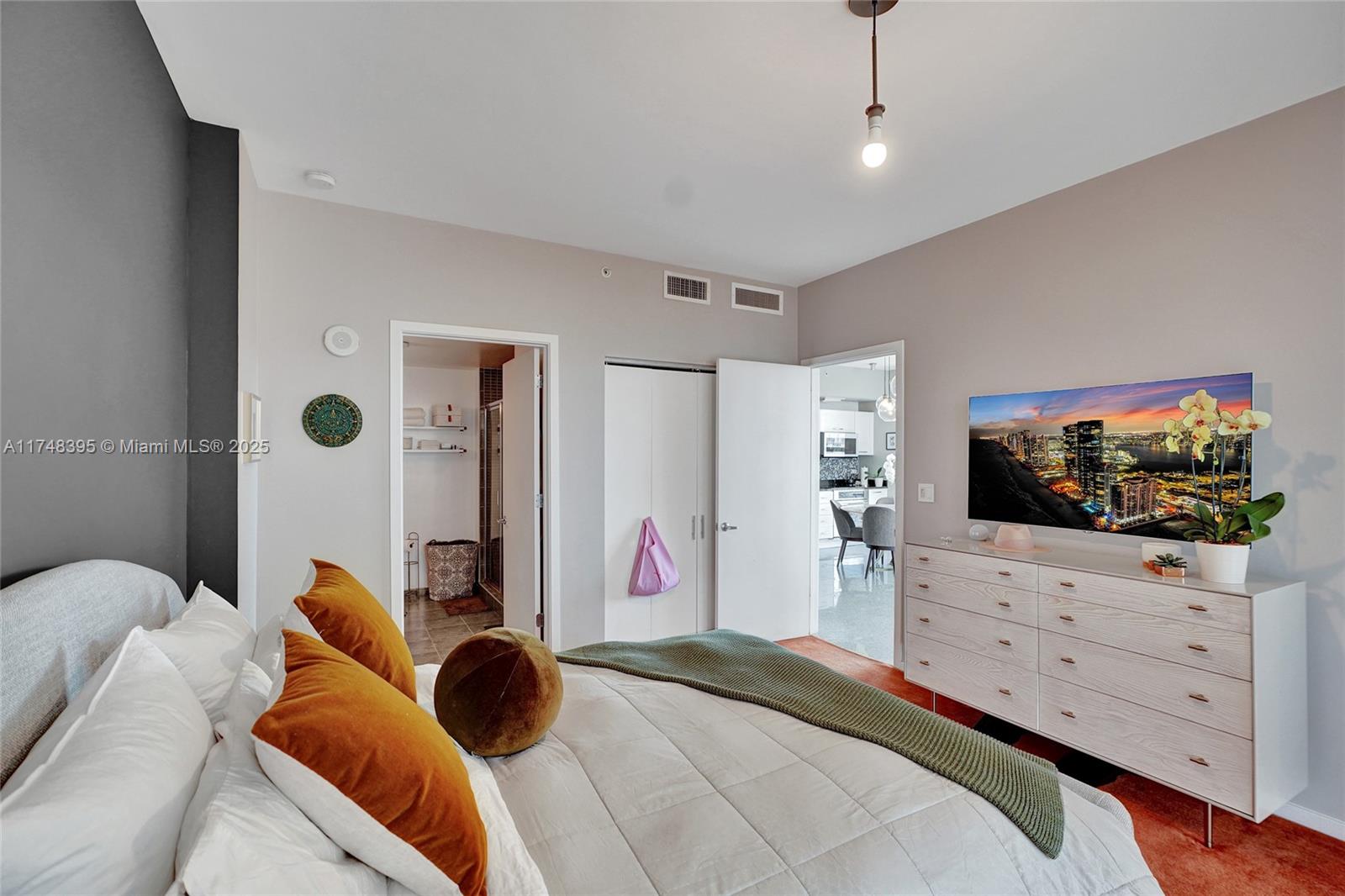 3451 NE 1st Ave # M0402