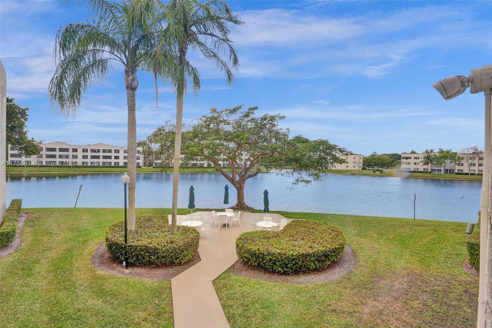 7239 Fairfax Dr # 208