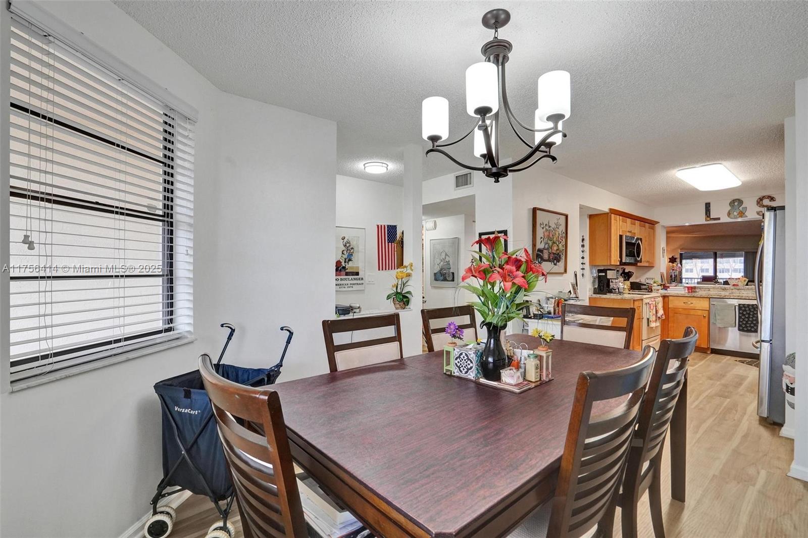 7239 Fairfax Dr # 208