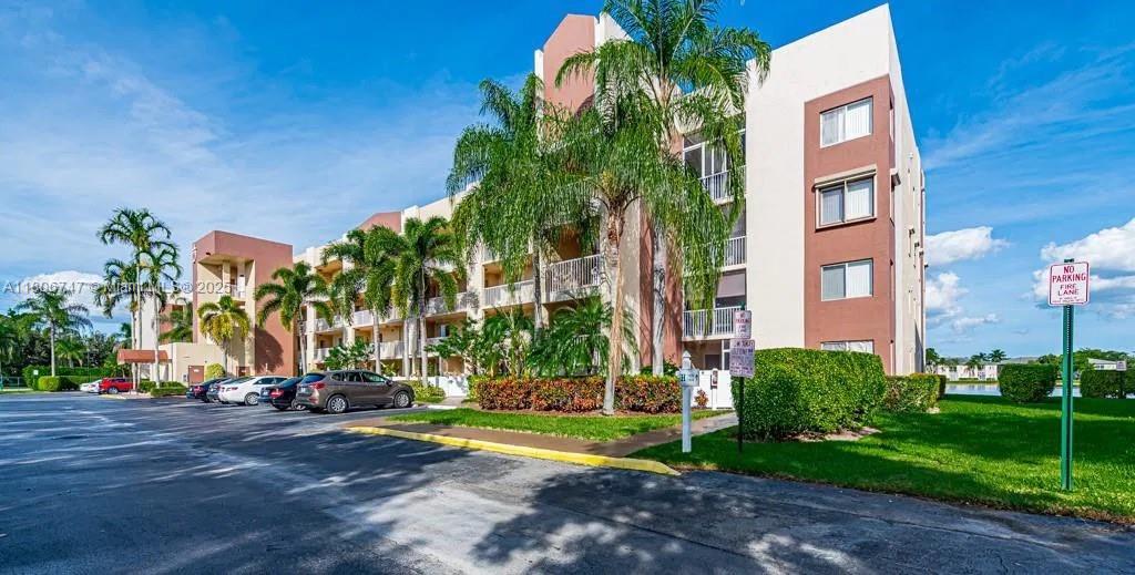 7443 Fairfax Dr # 208