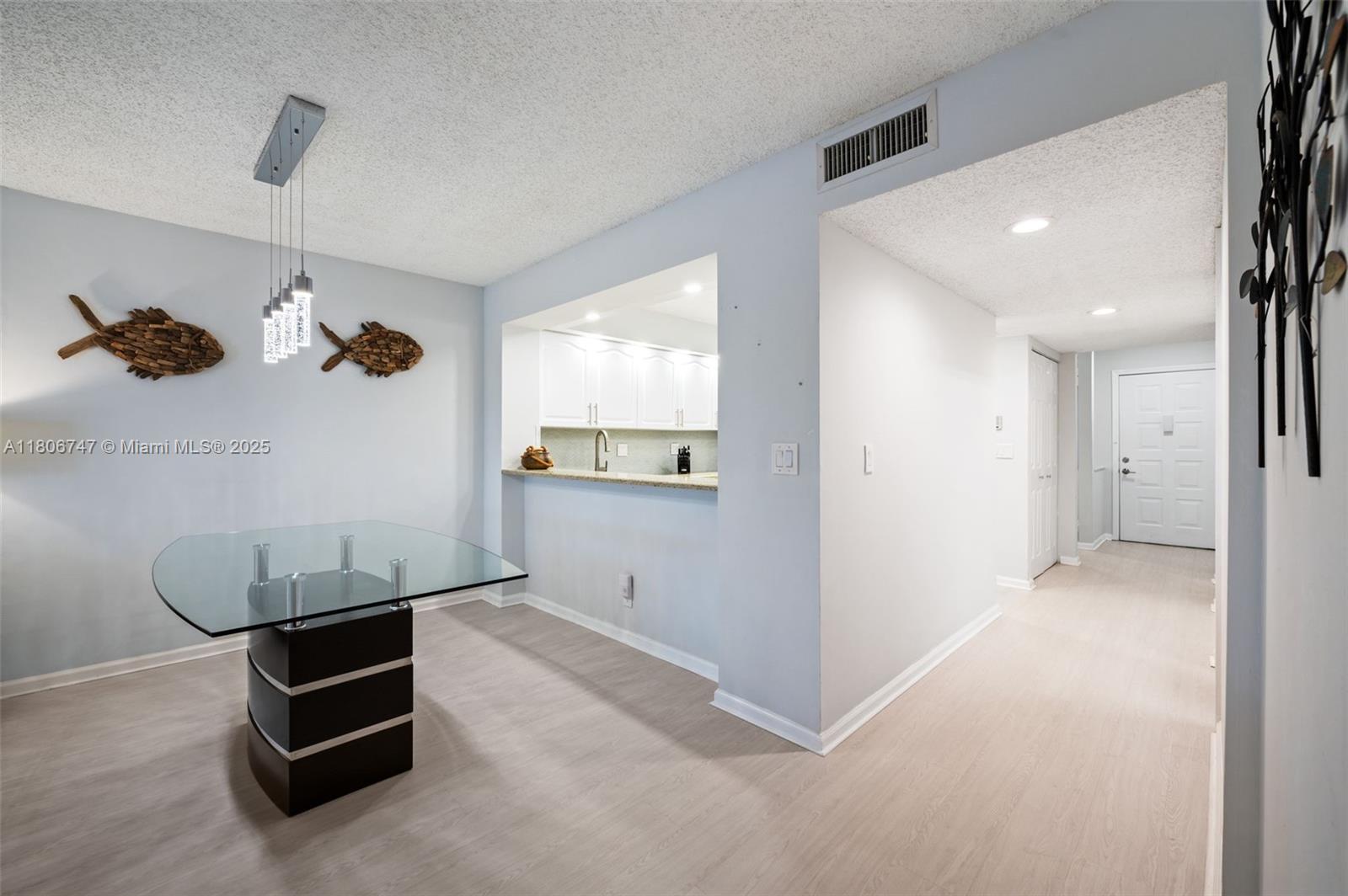 7443 Fairfax Dr # 208