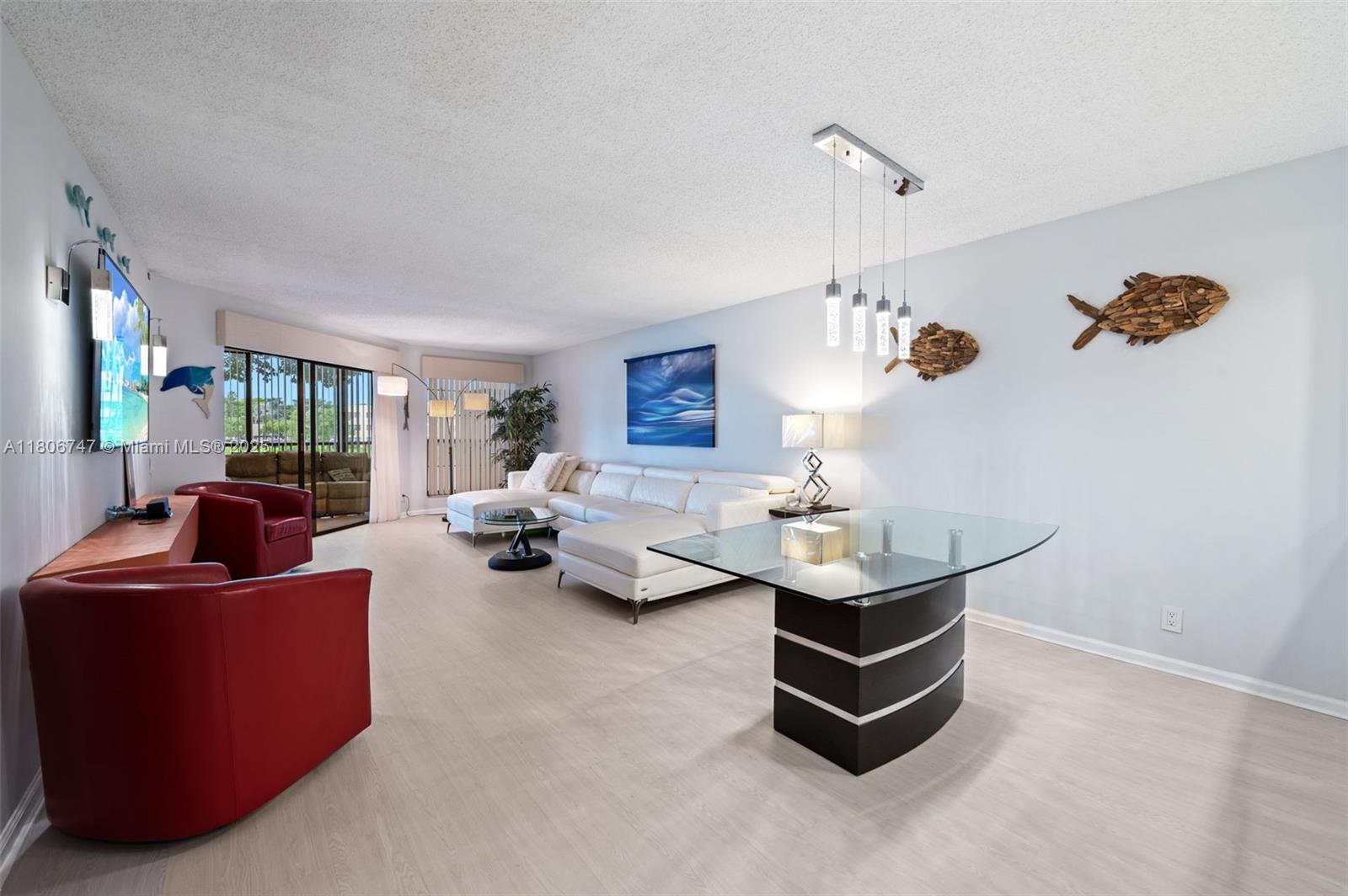 7443 Fairfax Dr # 208