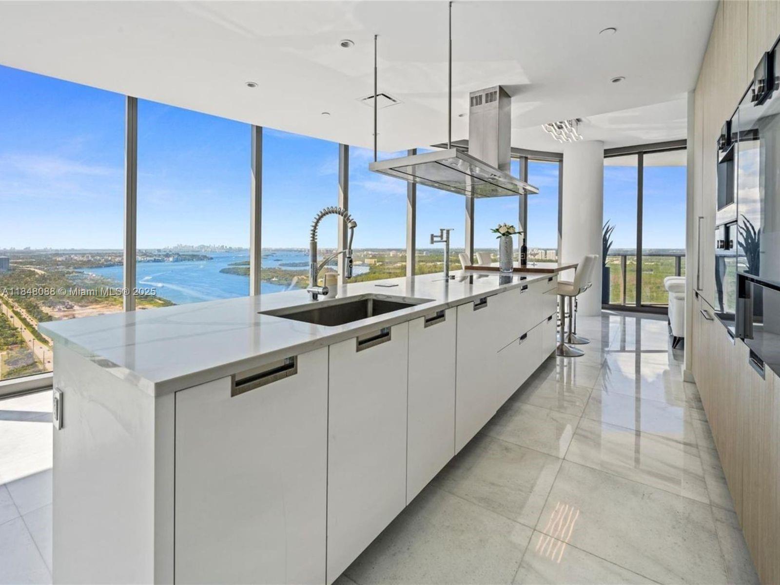 15701 Collins Ave # 3605