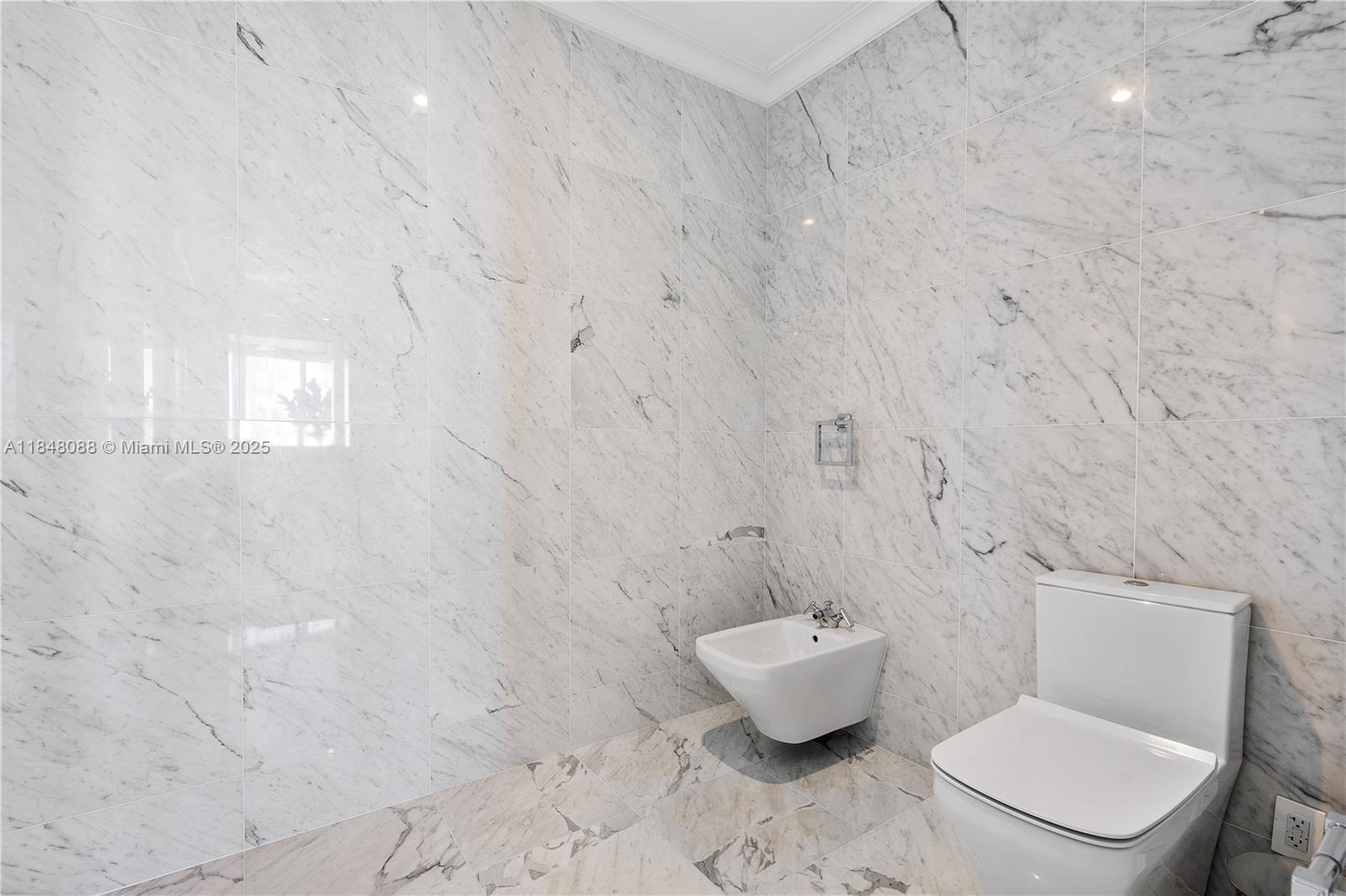 15701 Collins Ave # 3605