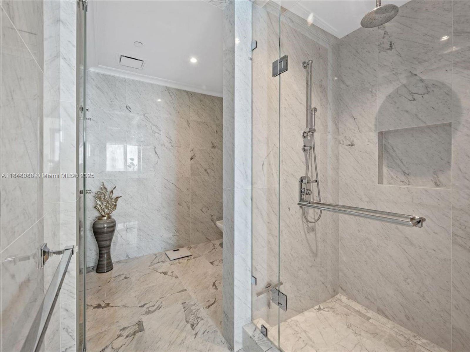 15701 Collins Ave # 3605