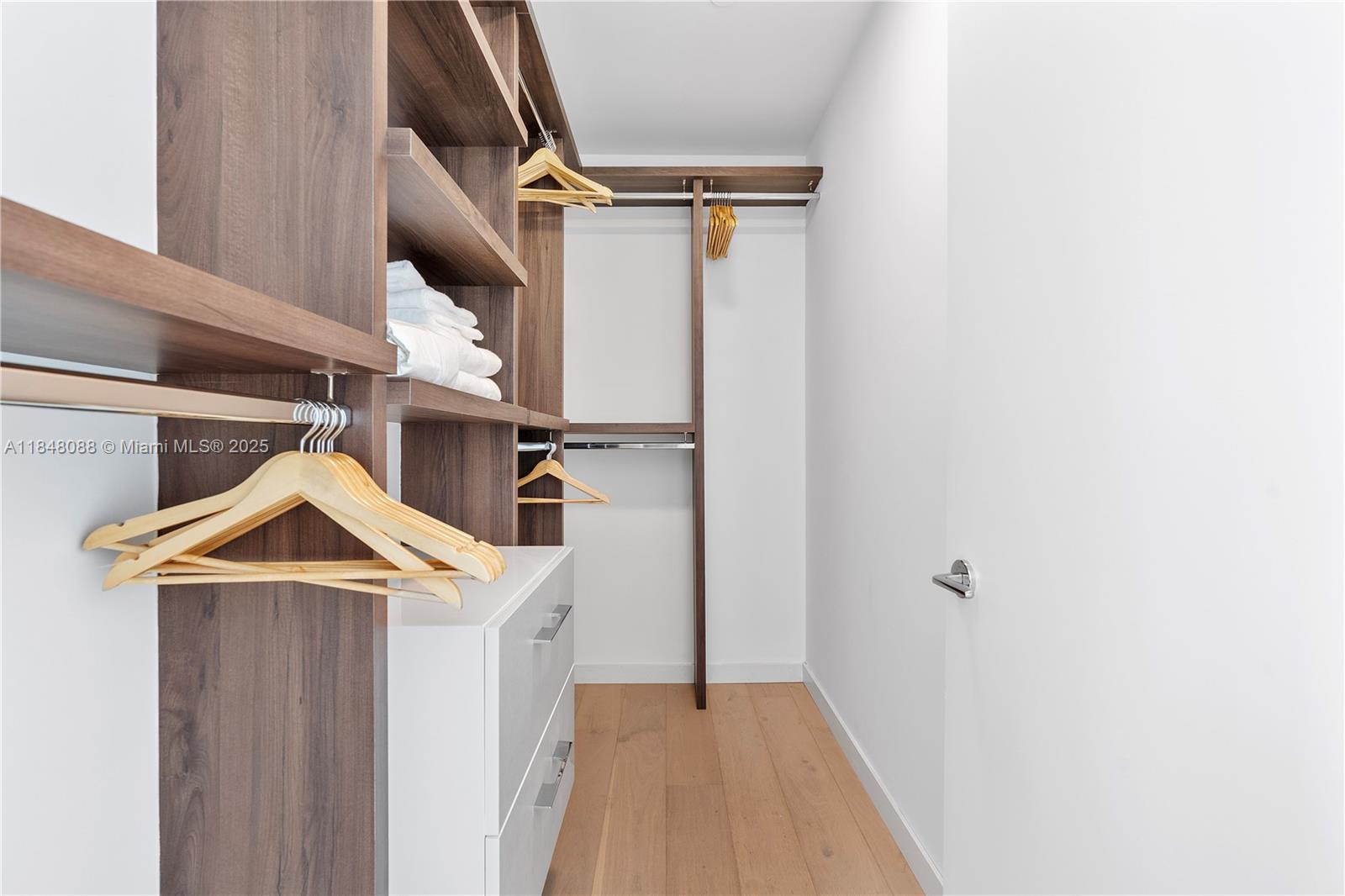 15701 Collins Ave # 3605