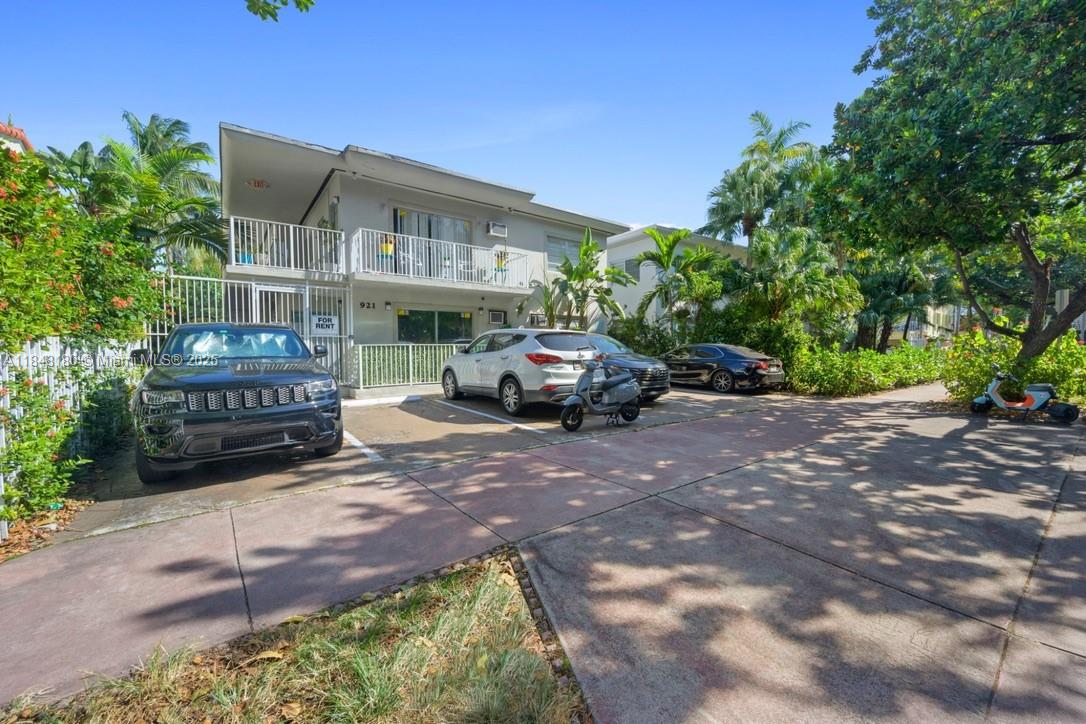 921 Meridian Ave # 11