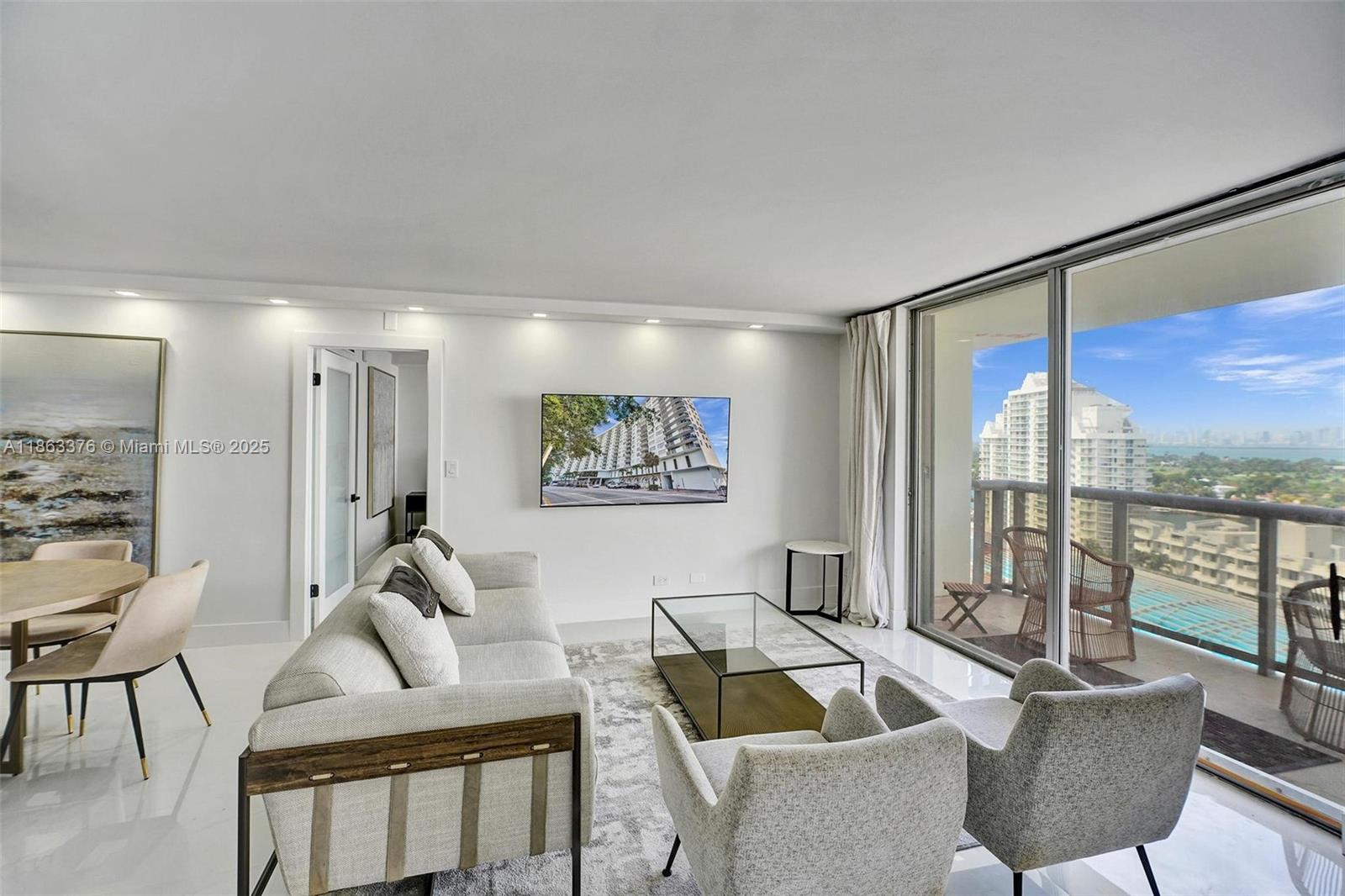 6039 Collins Ave # 1736