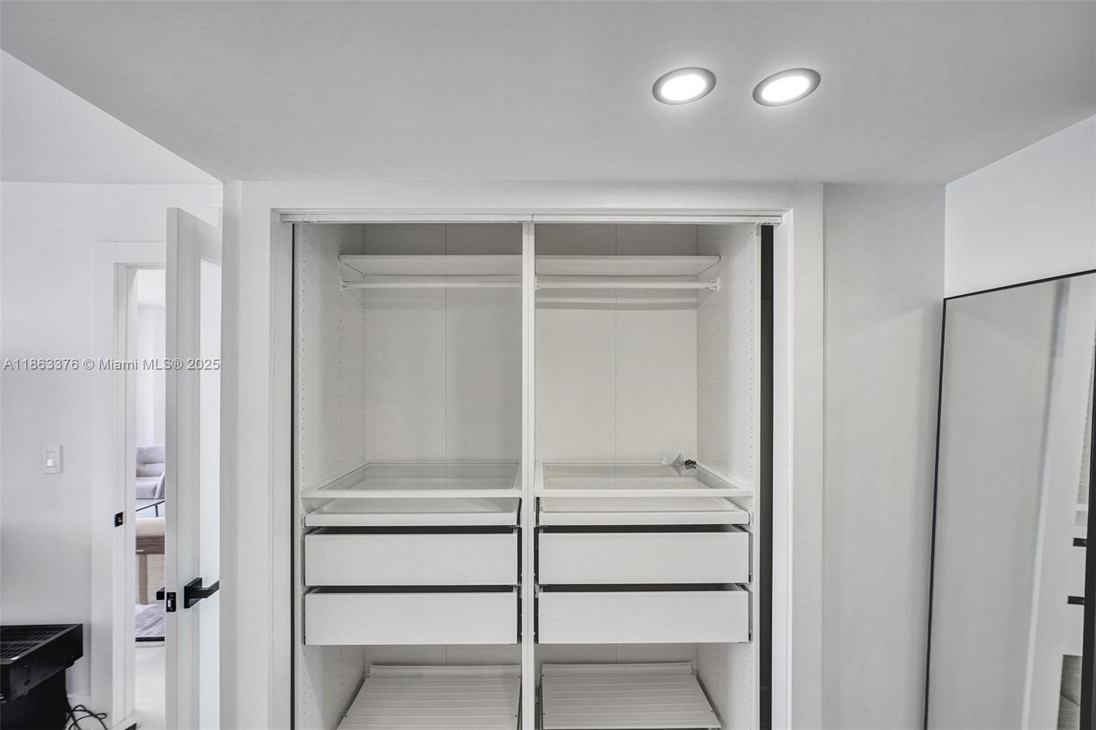 6039 Collins Ave # 1736