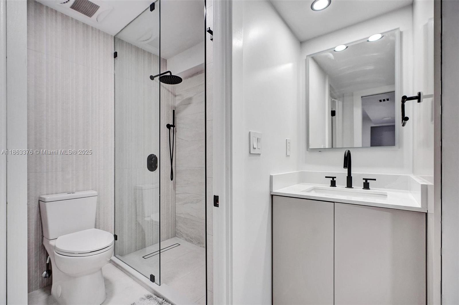 6039 Collins Ave # 1736