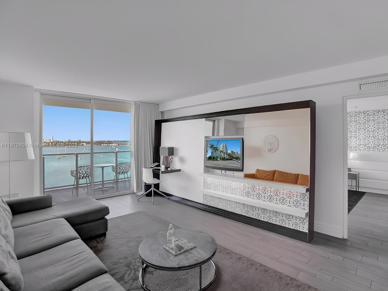 1100 West Ave # 1024