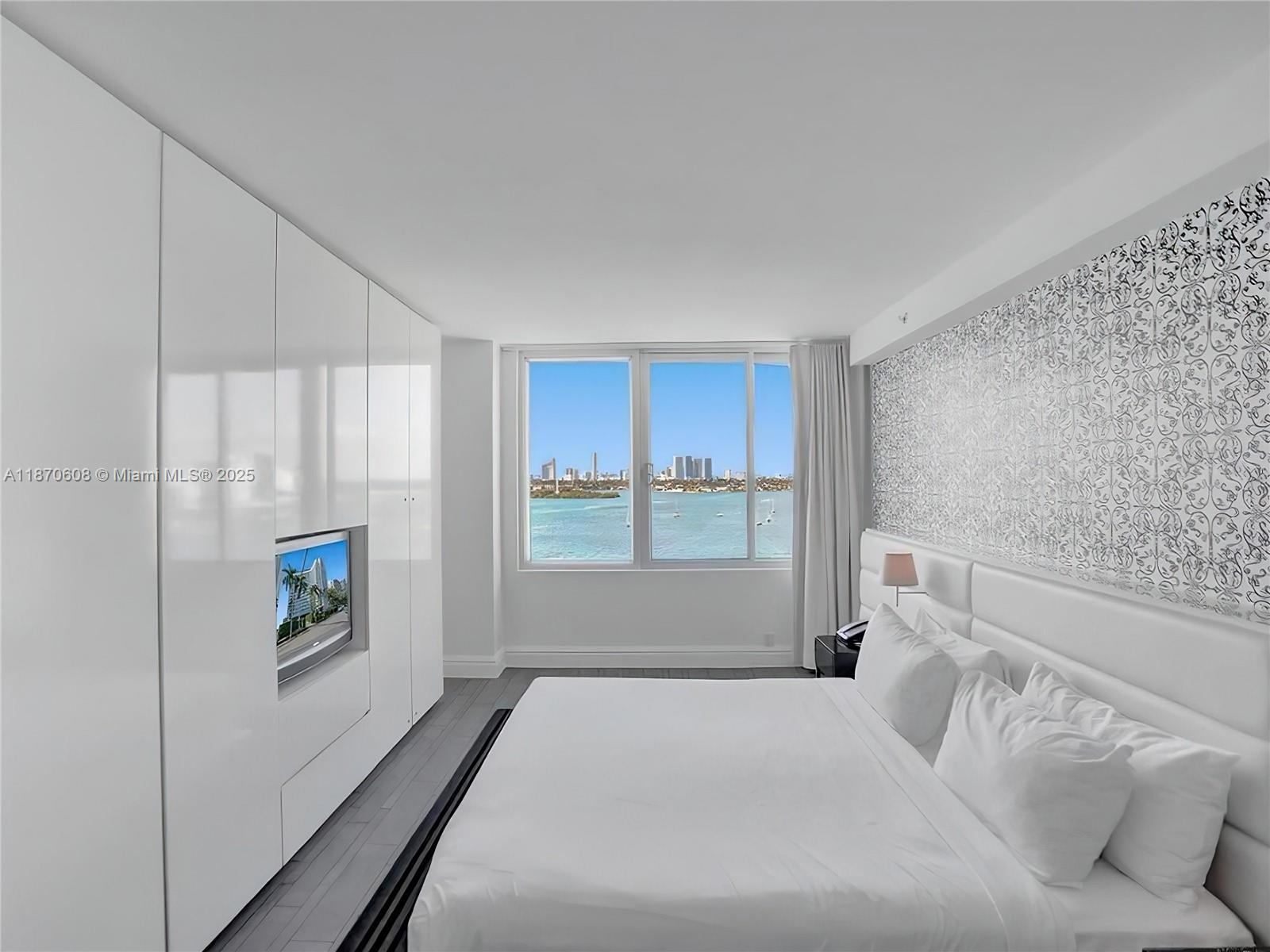 1100 West Ave # 1024