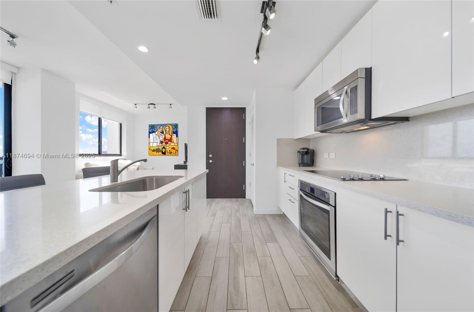 999 SW 1st Ave # 1903