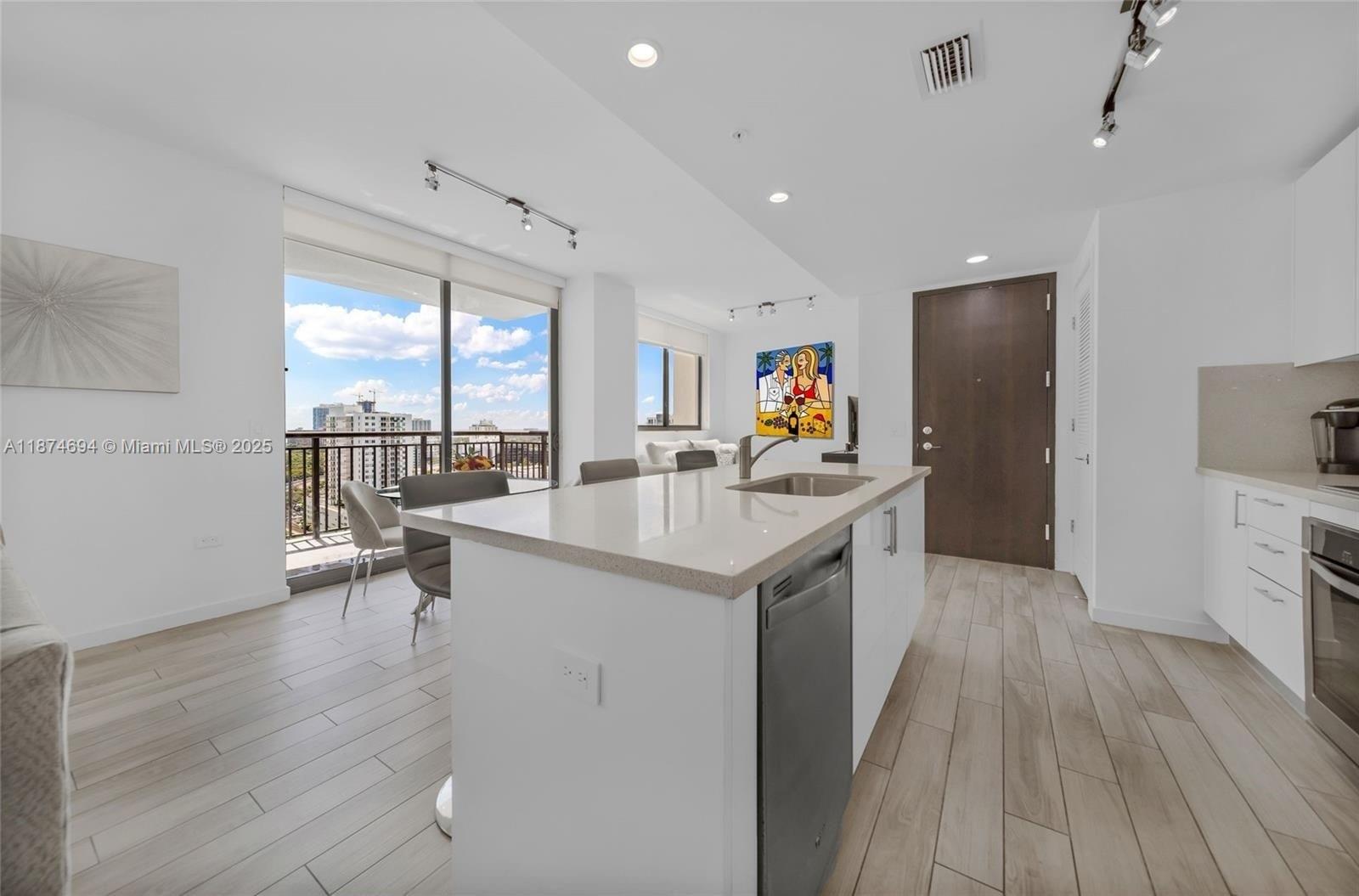 999 SW 1st Ave # 1903
