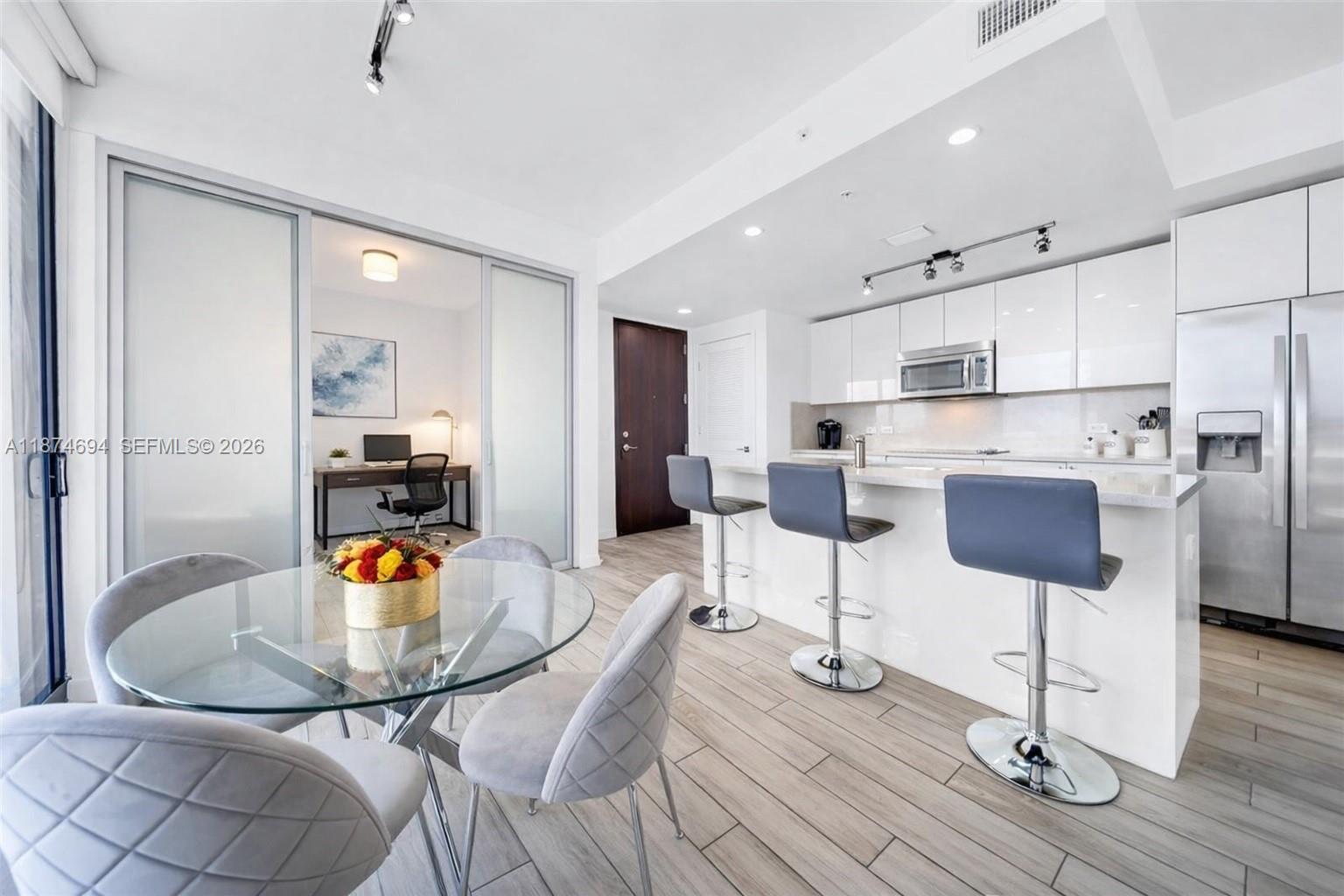 999 SW 1st Ave # 1903