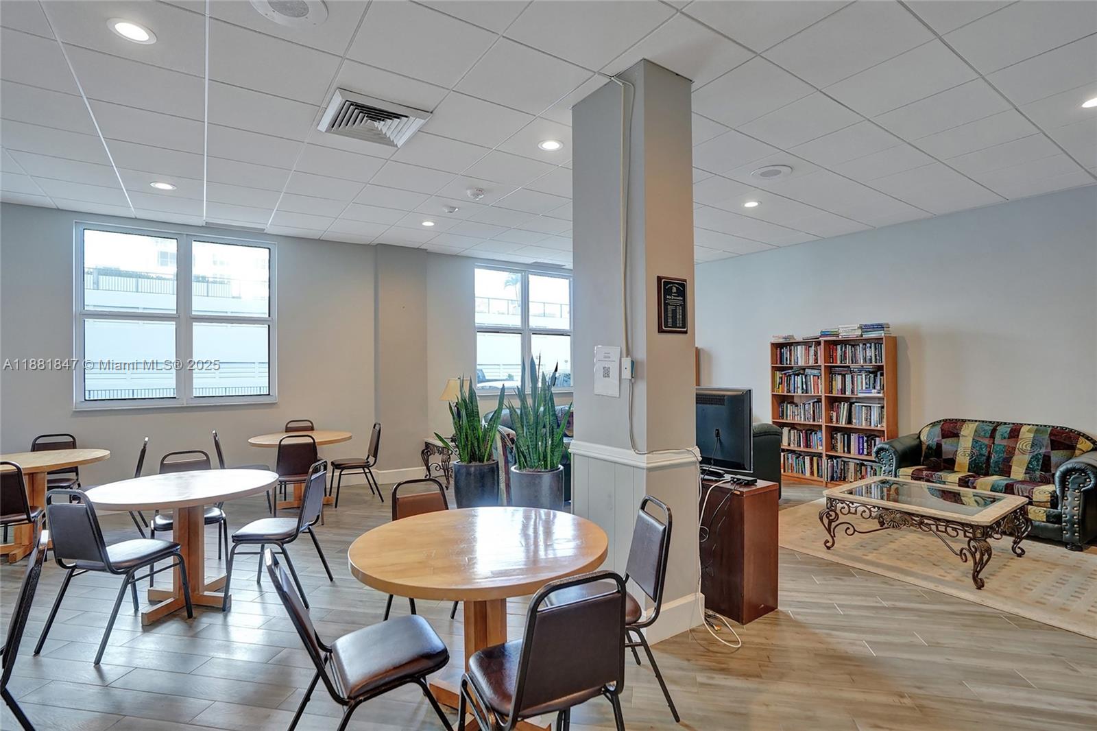 4250 Galt Ocean Dr # 4P