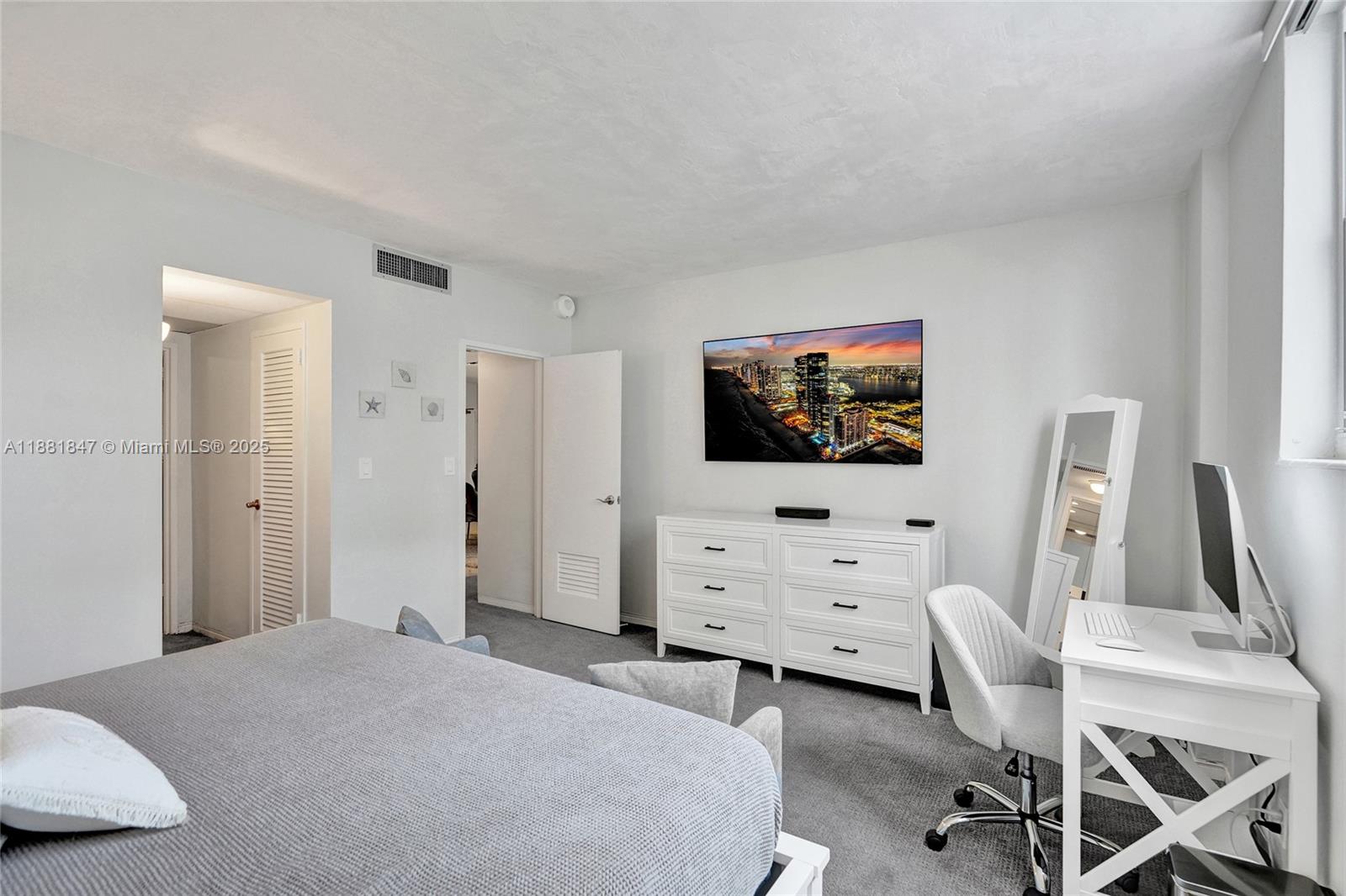 4250 Galt Ocean Dr # 4P