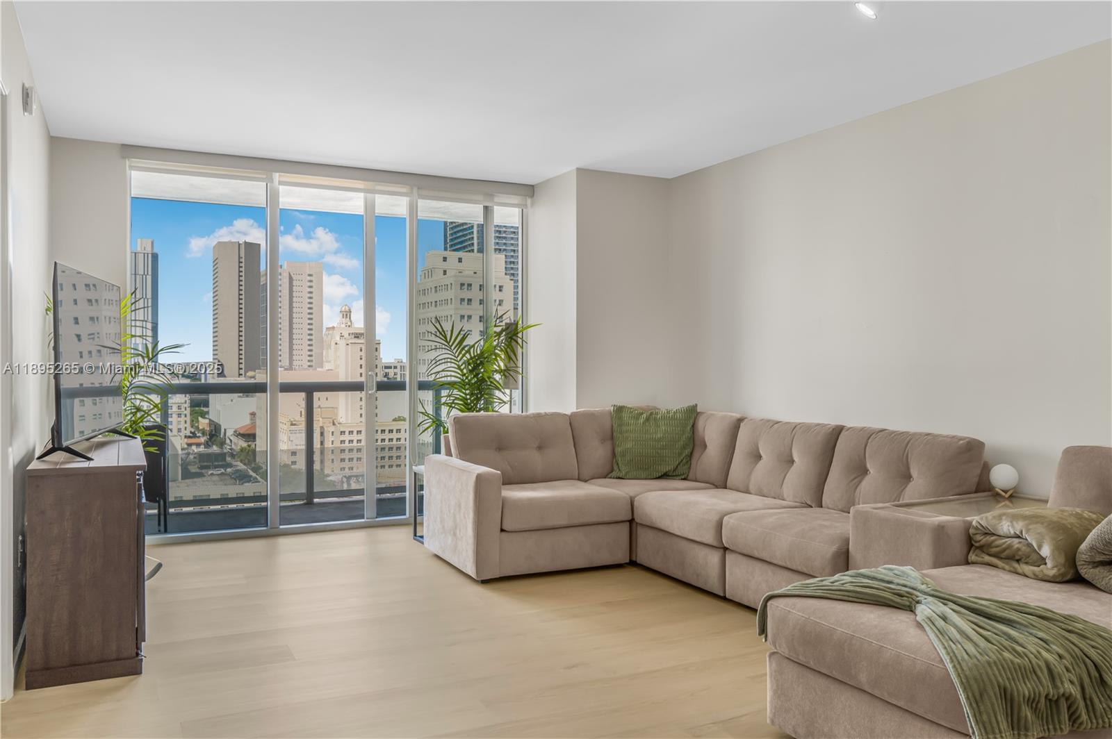 50 Biscayne Blvd # 1505