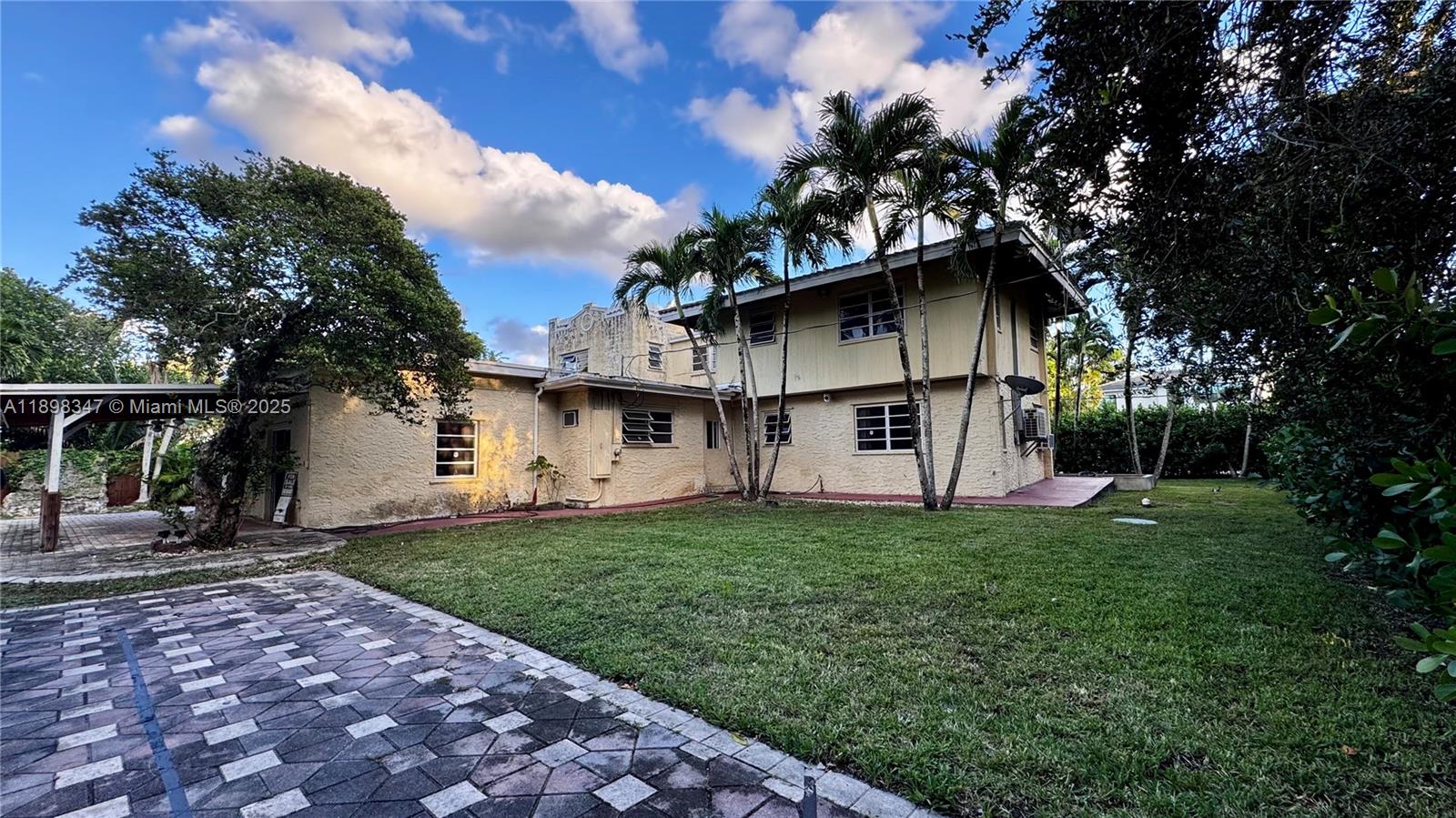 511 NE 119th St, Biscayne Park