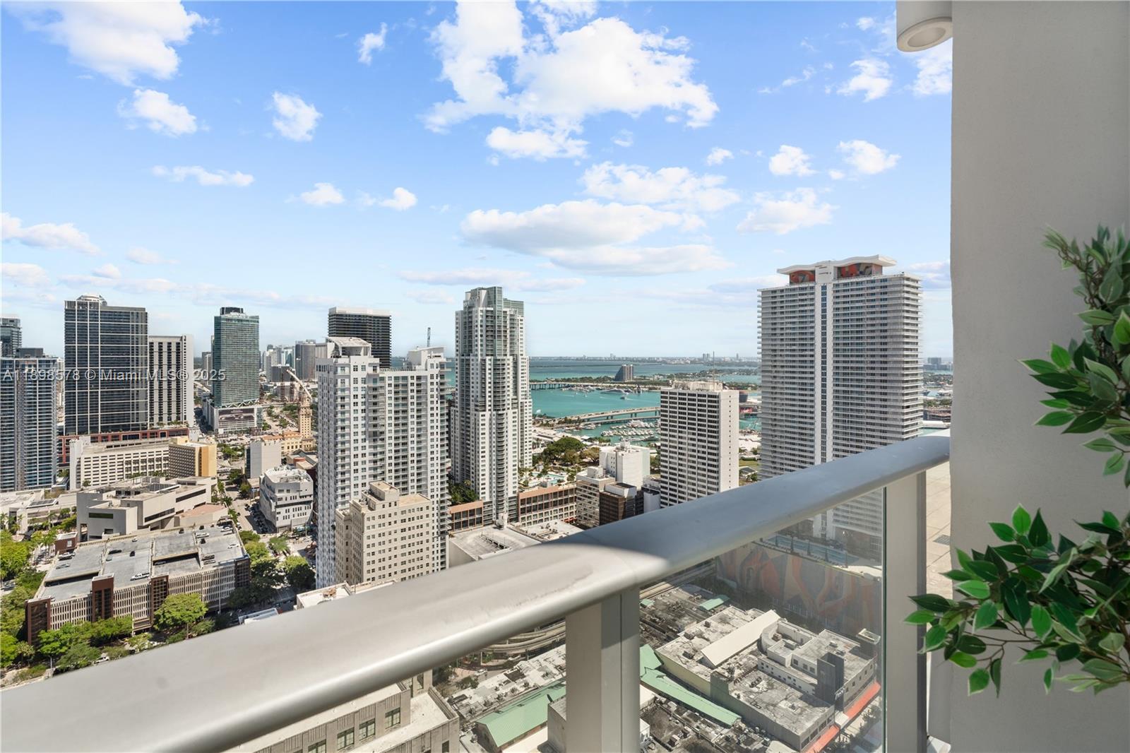 151 SE 1st St # 1402, Miami Unit: 1402