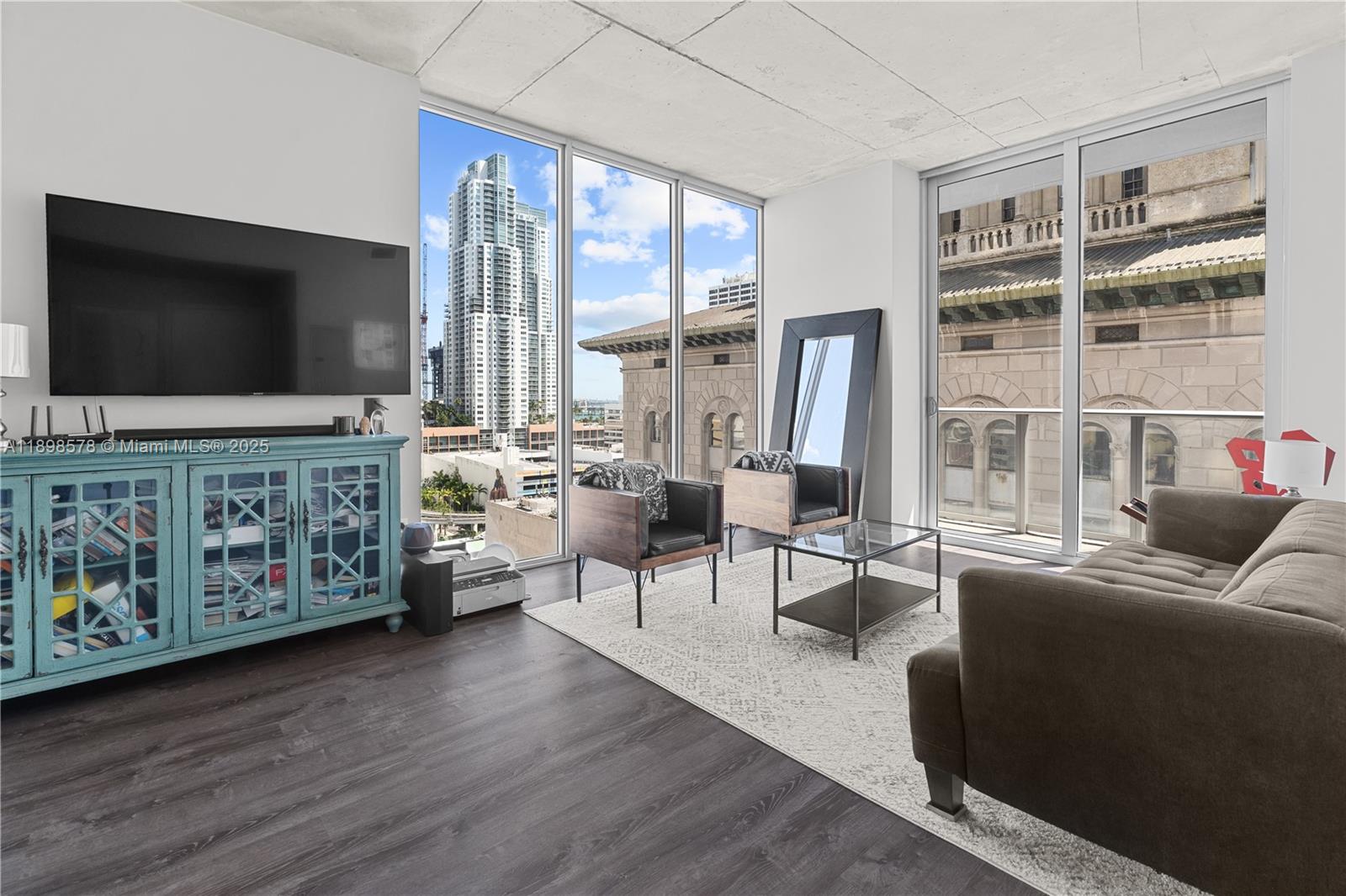 151 SE 1st St # 1402, Miami Unit: 1402