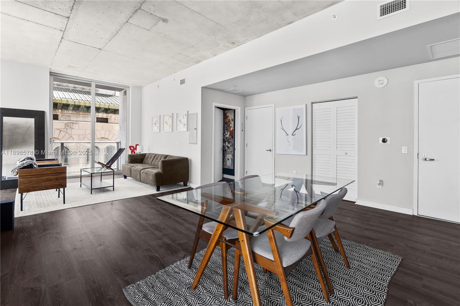 151 SE 1st St # 1402, Miami Unit: 1402