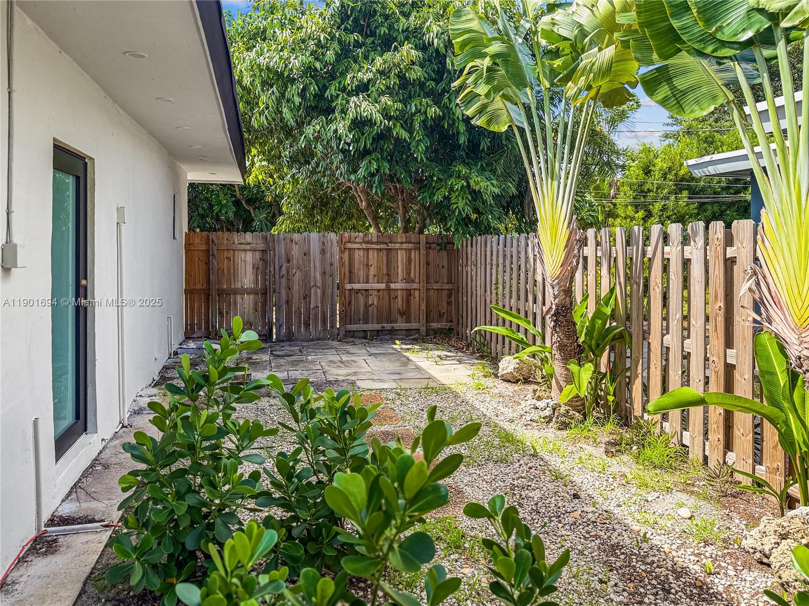 551 NE 26th St # 4, Wilton Manors Unit: 4