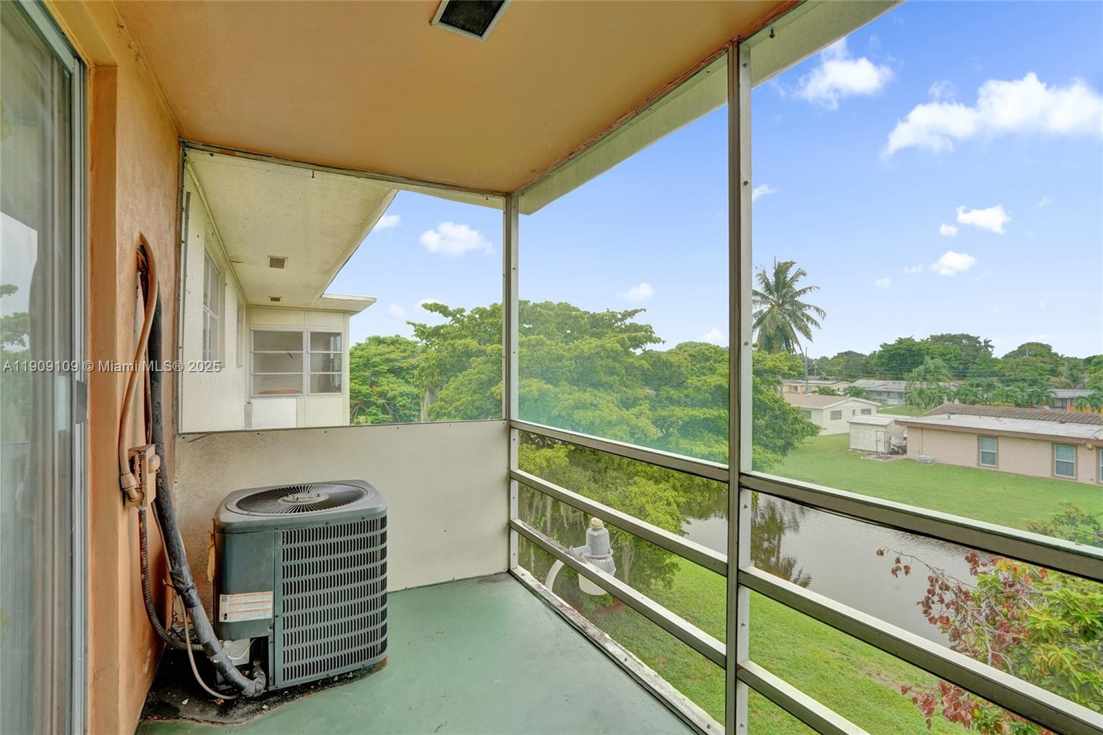 4731 NW 10th Ct # 314