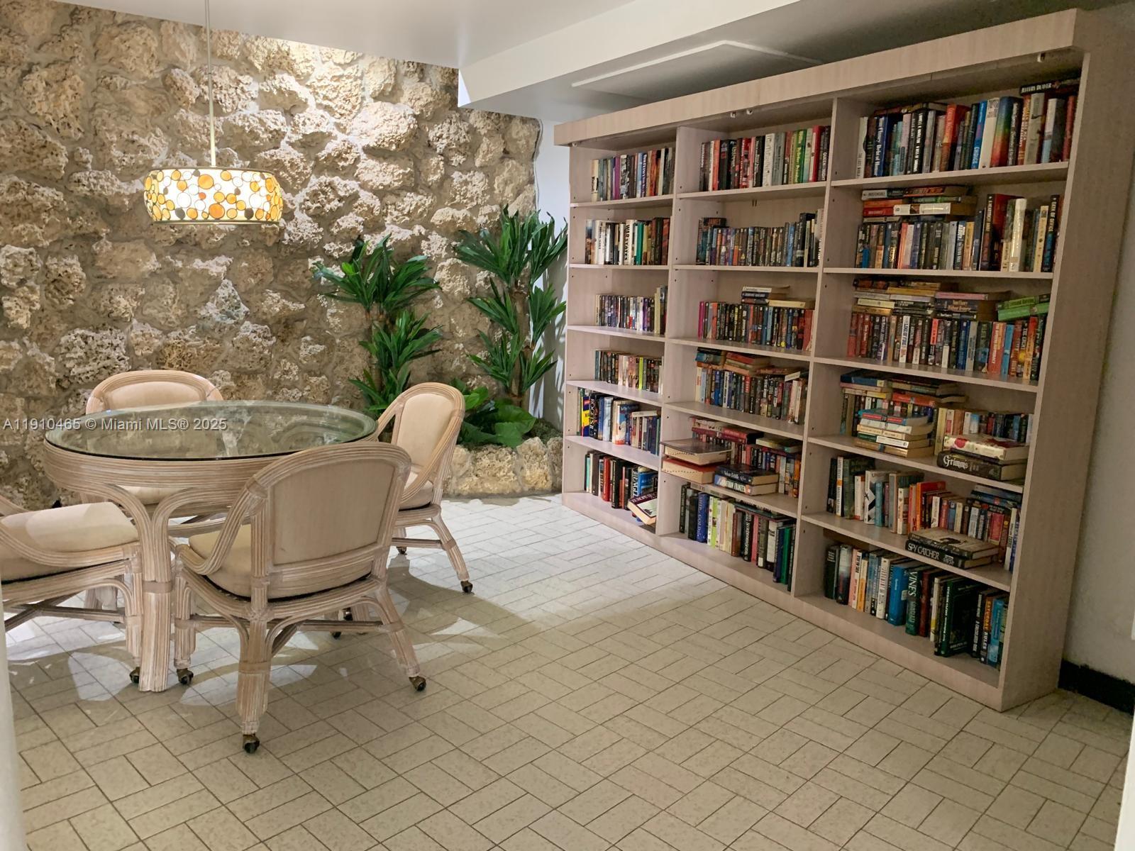 710 N Ocean Blvd # 812