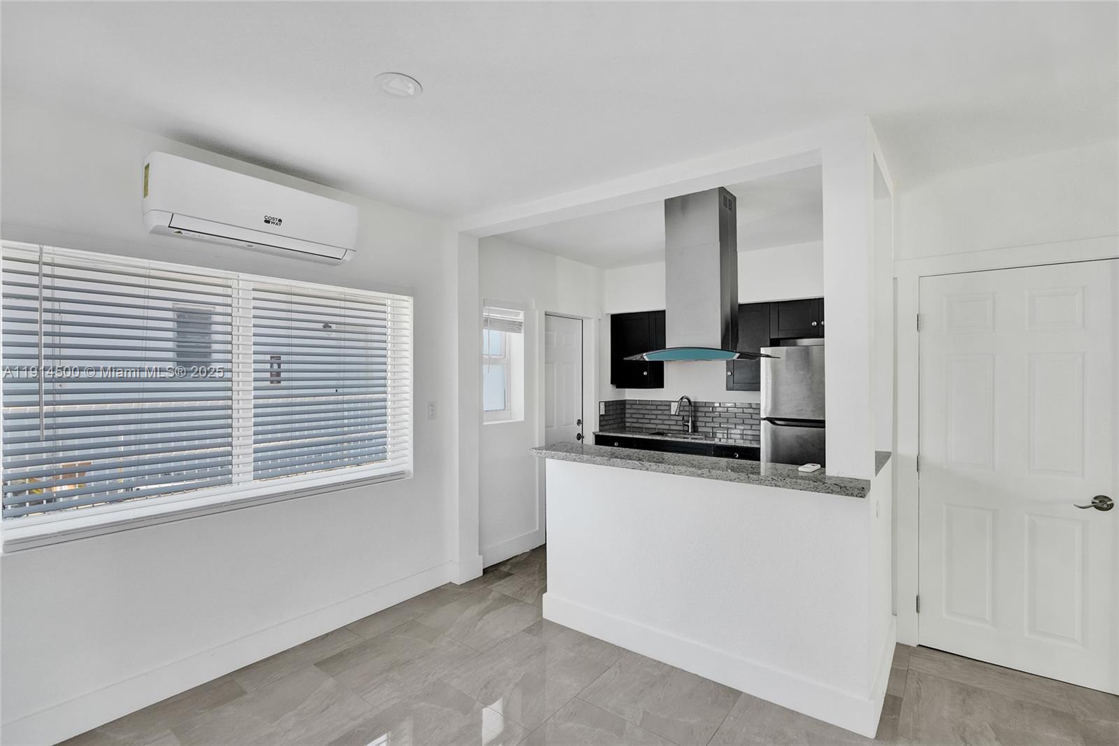 7115 Rue Granville # C