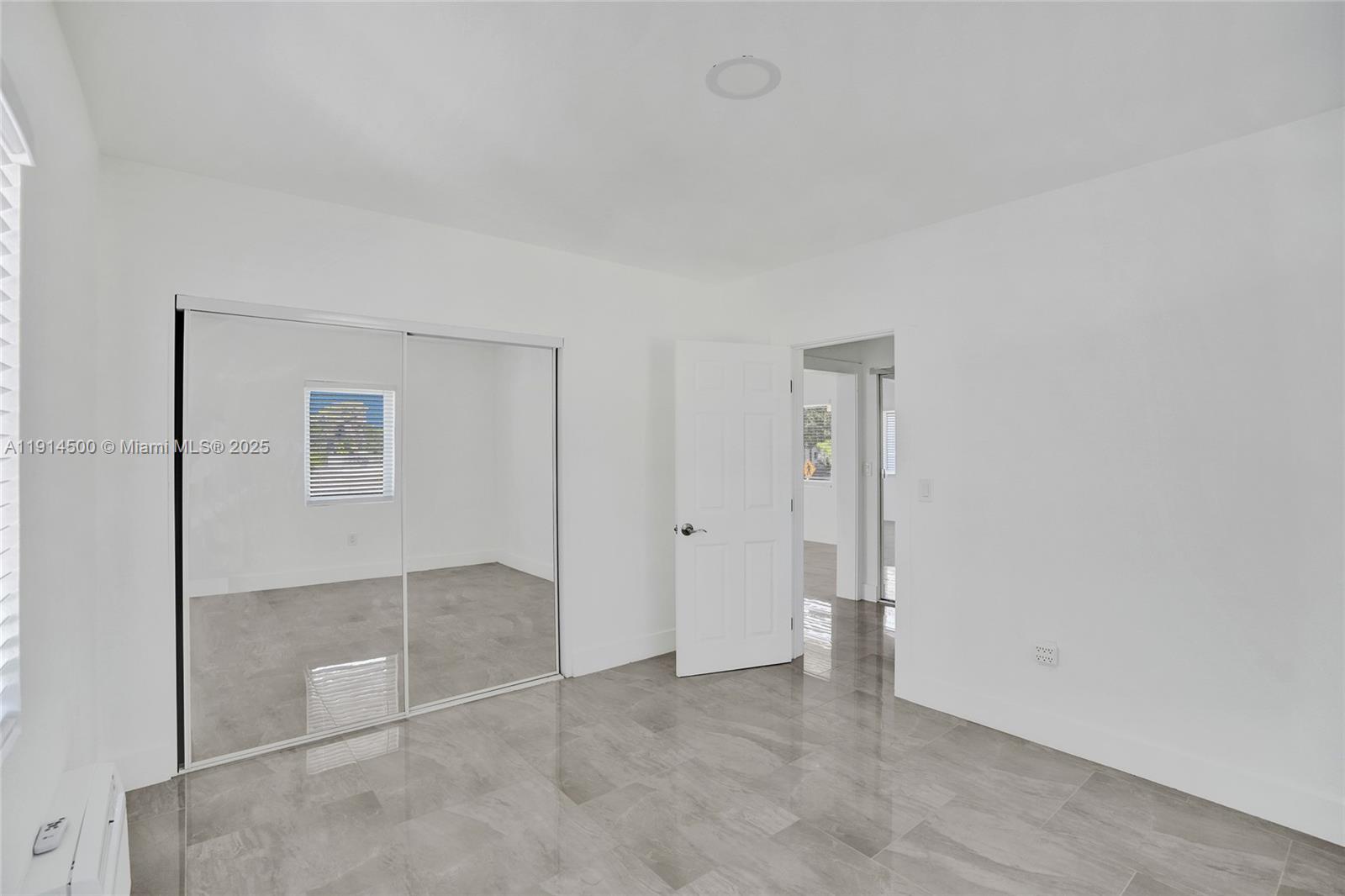 7115 Rue Granville # C