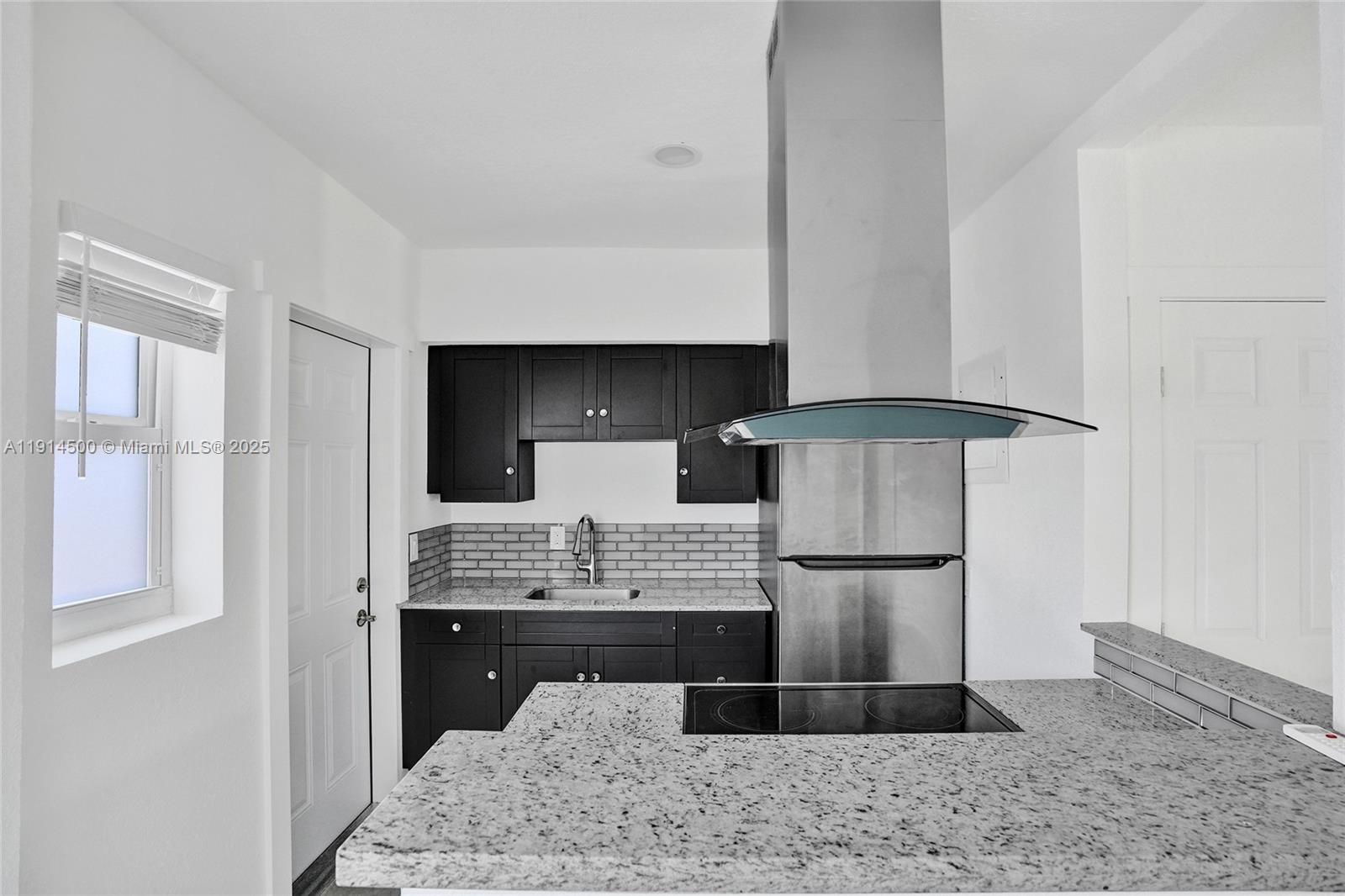 7115 Rue Granville # C