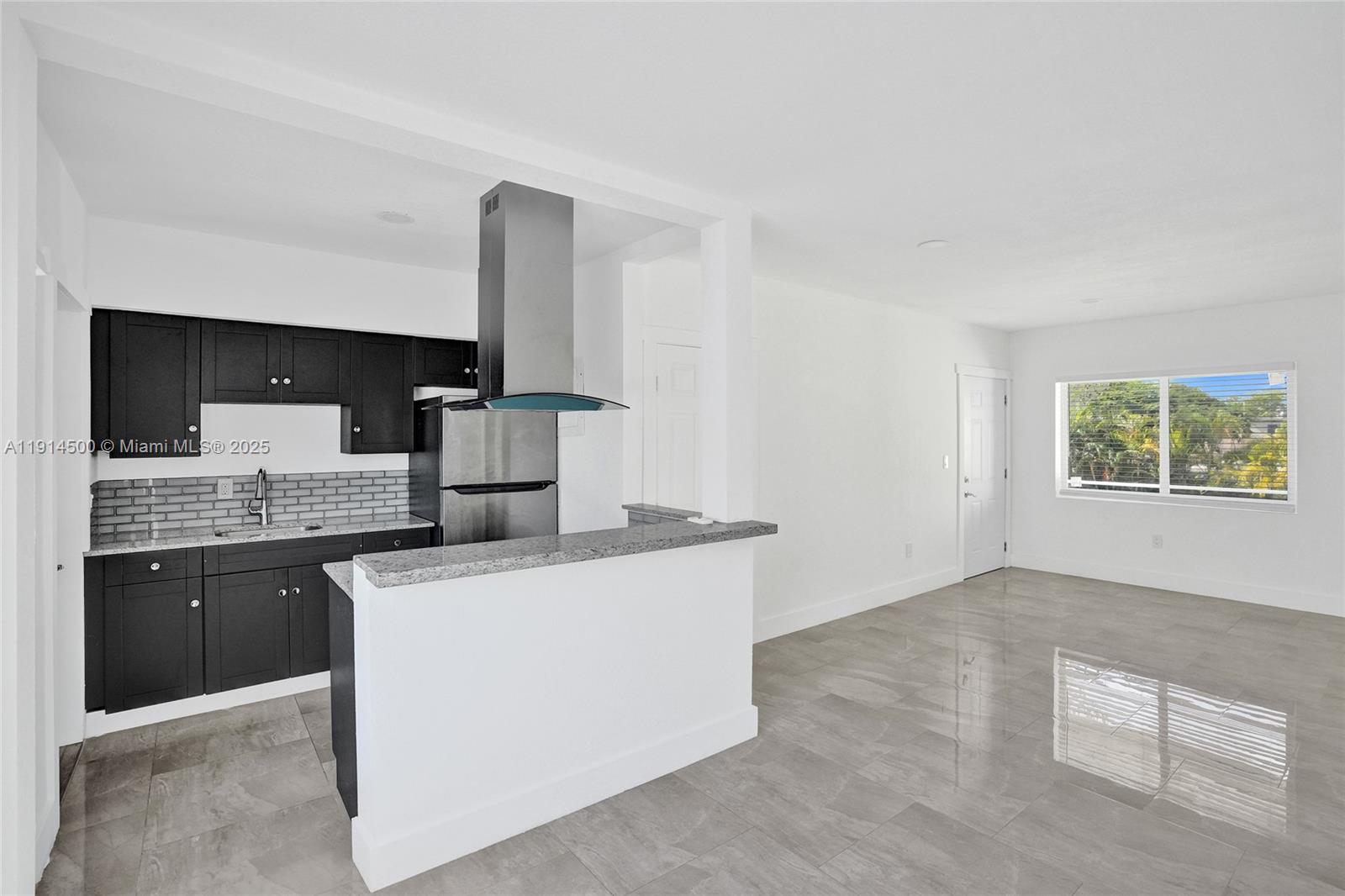 7115 Rue Granville # C