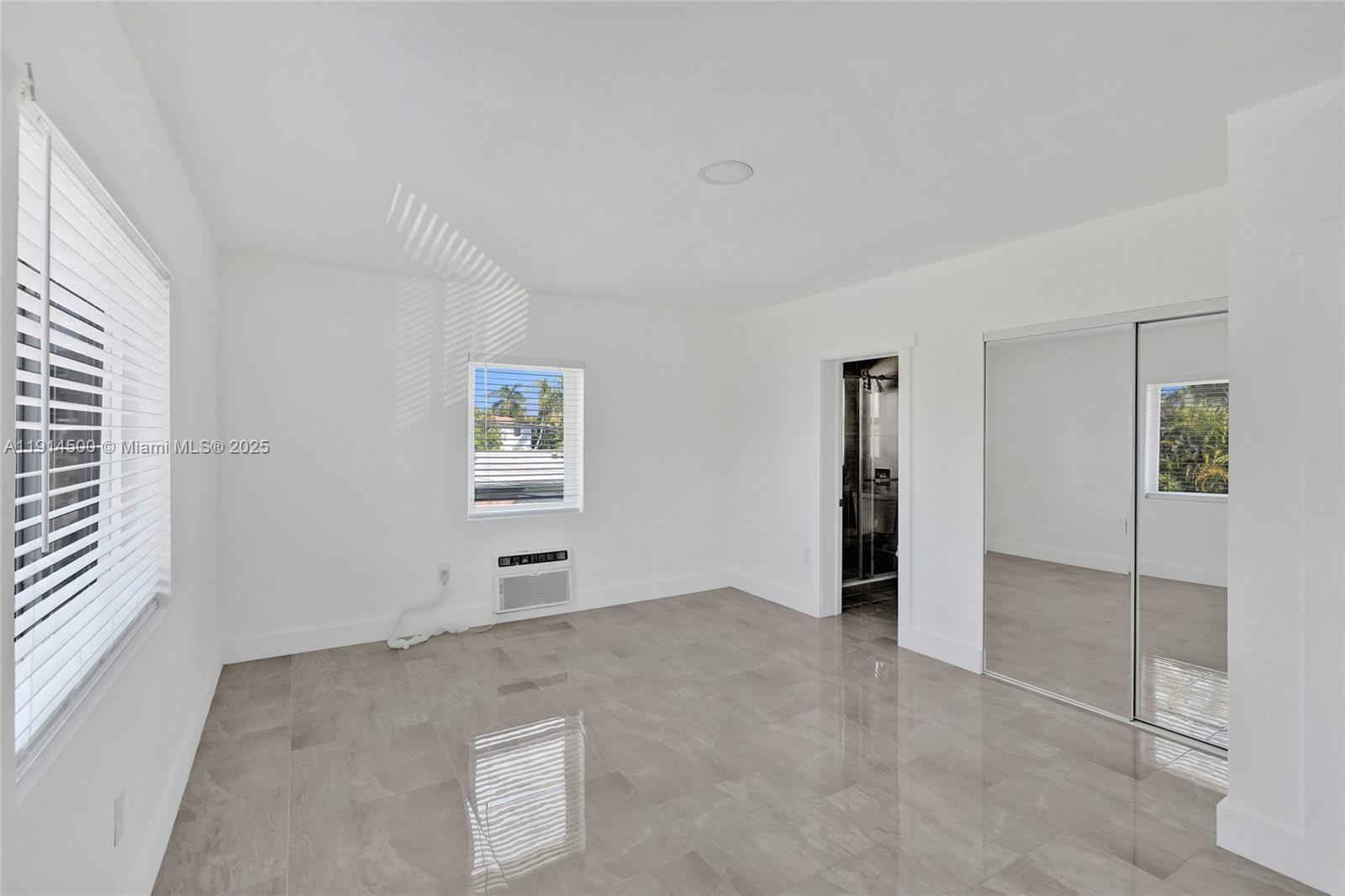 7115 Rue Granville # C