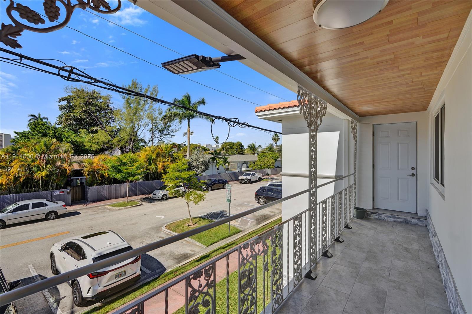 7115 Rue Granville # C