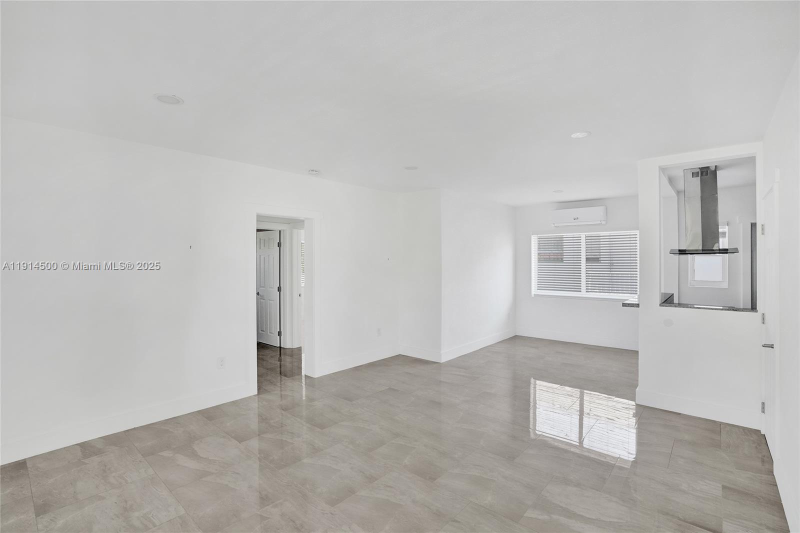 7115 Rue Granville # C