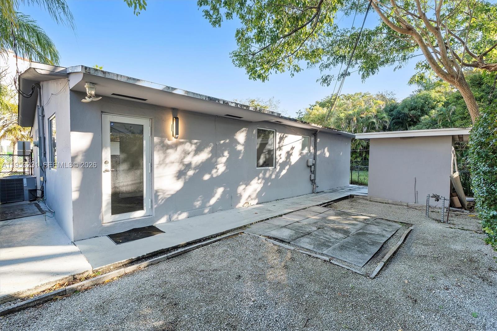 2482 SW Secoffee Ter