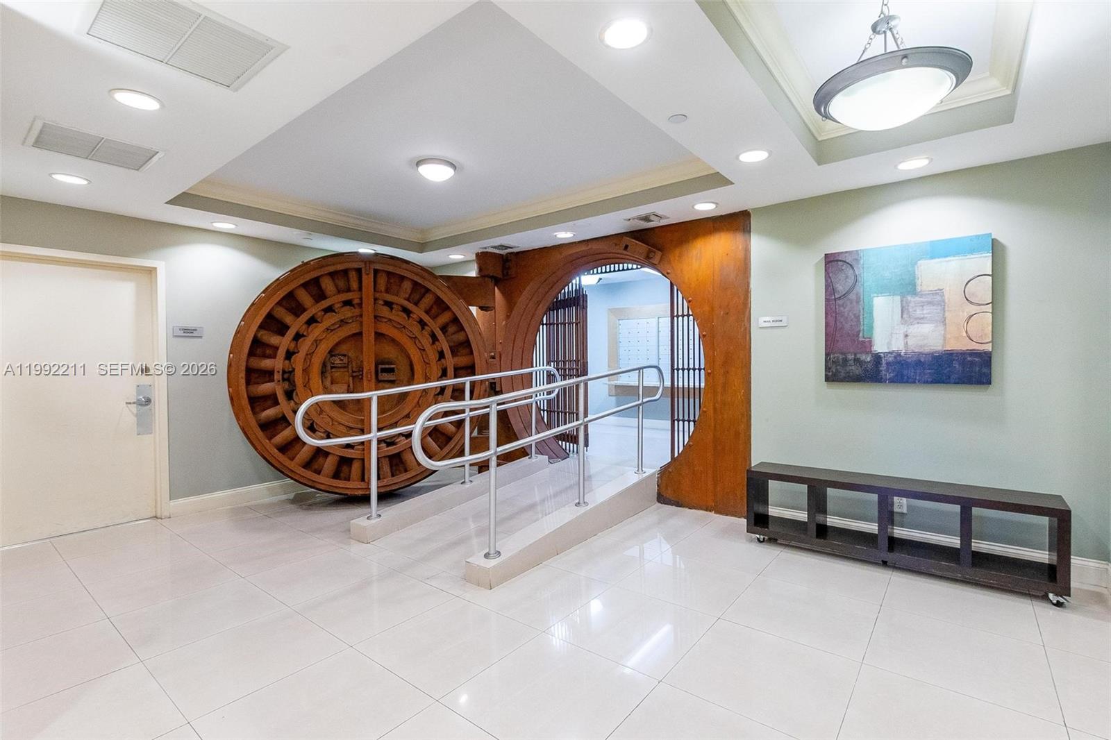 111 E Flagler St # 909