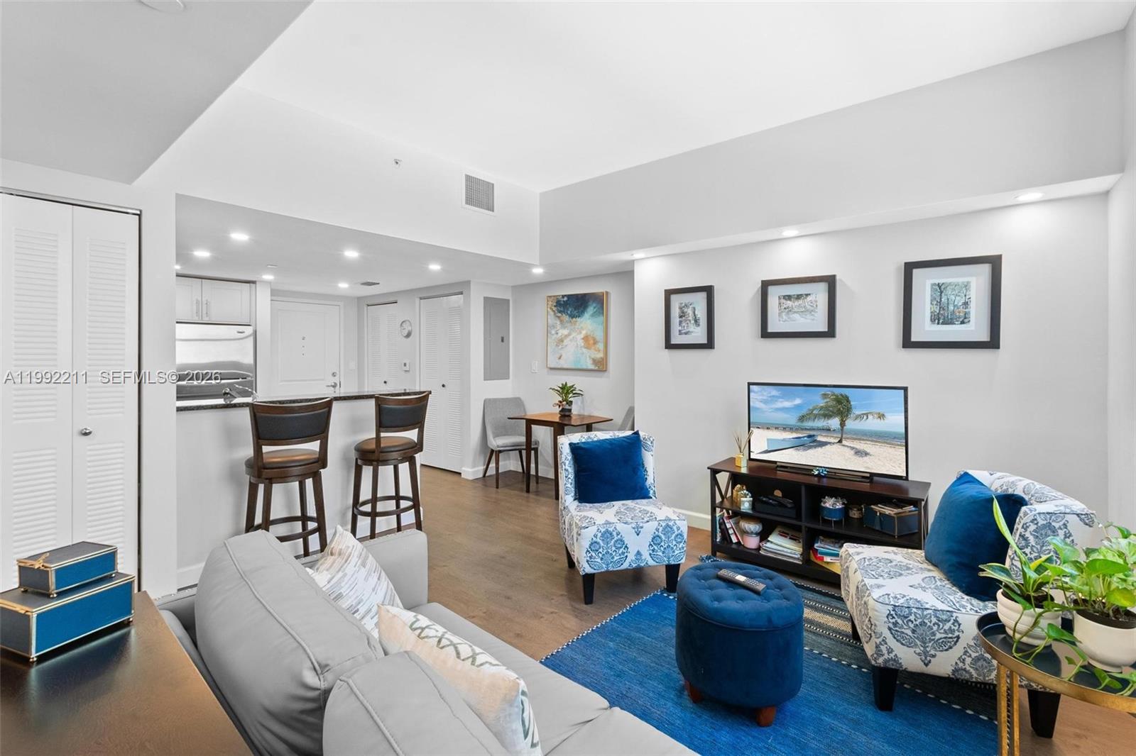 111 E Flagler St # 909