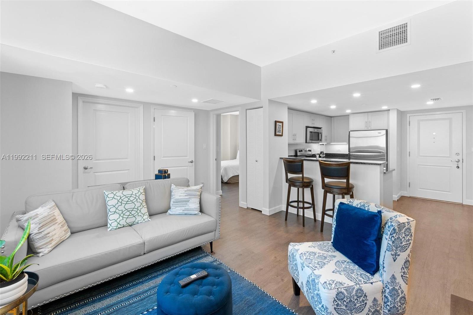 111 E Flagler St # 909