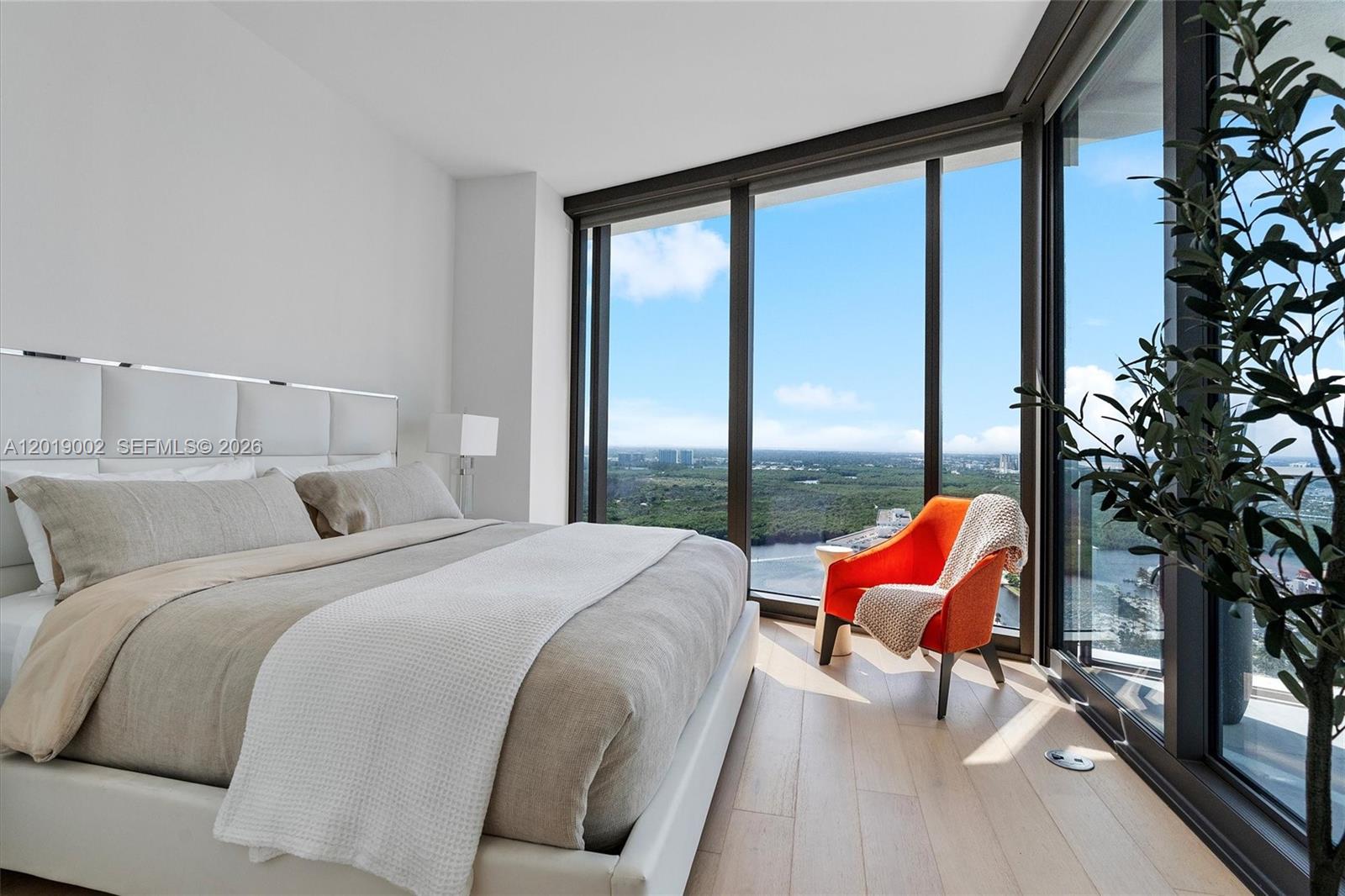 15701 Collins Ave # 3605