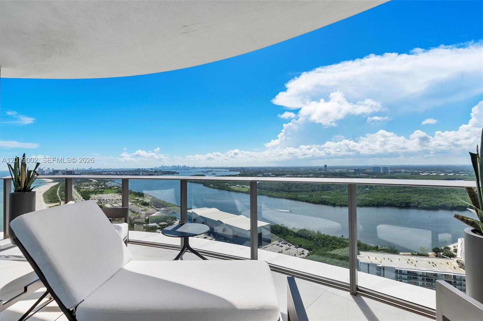 15701 Collins Ave # 3605